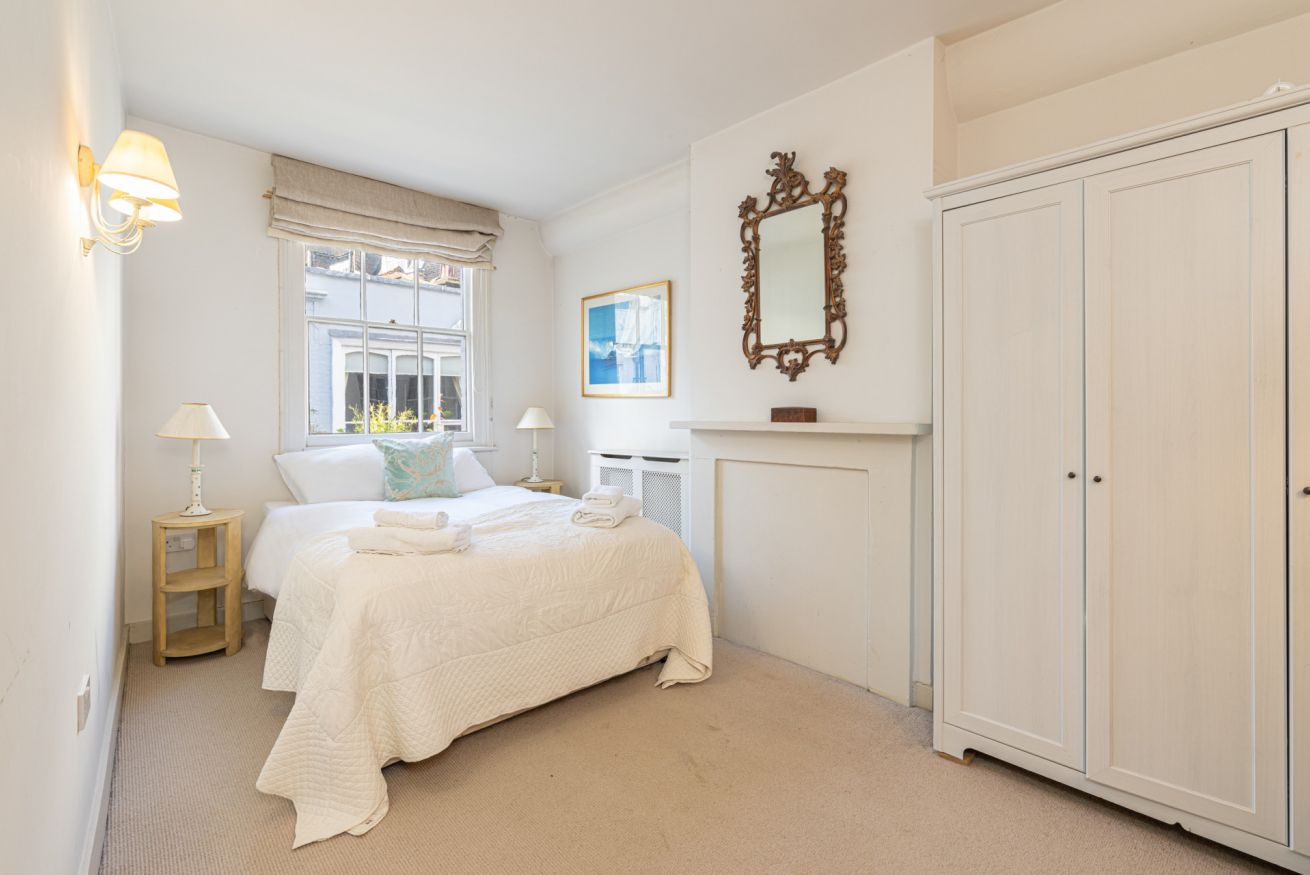 Property Image 1 - Elegant 2-bed mews flat near Buckingham Palace