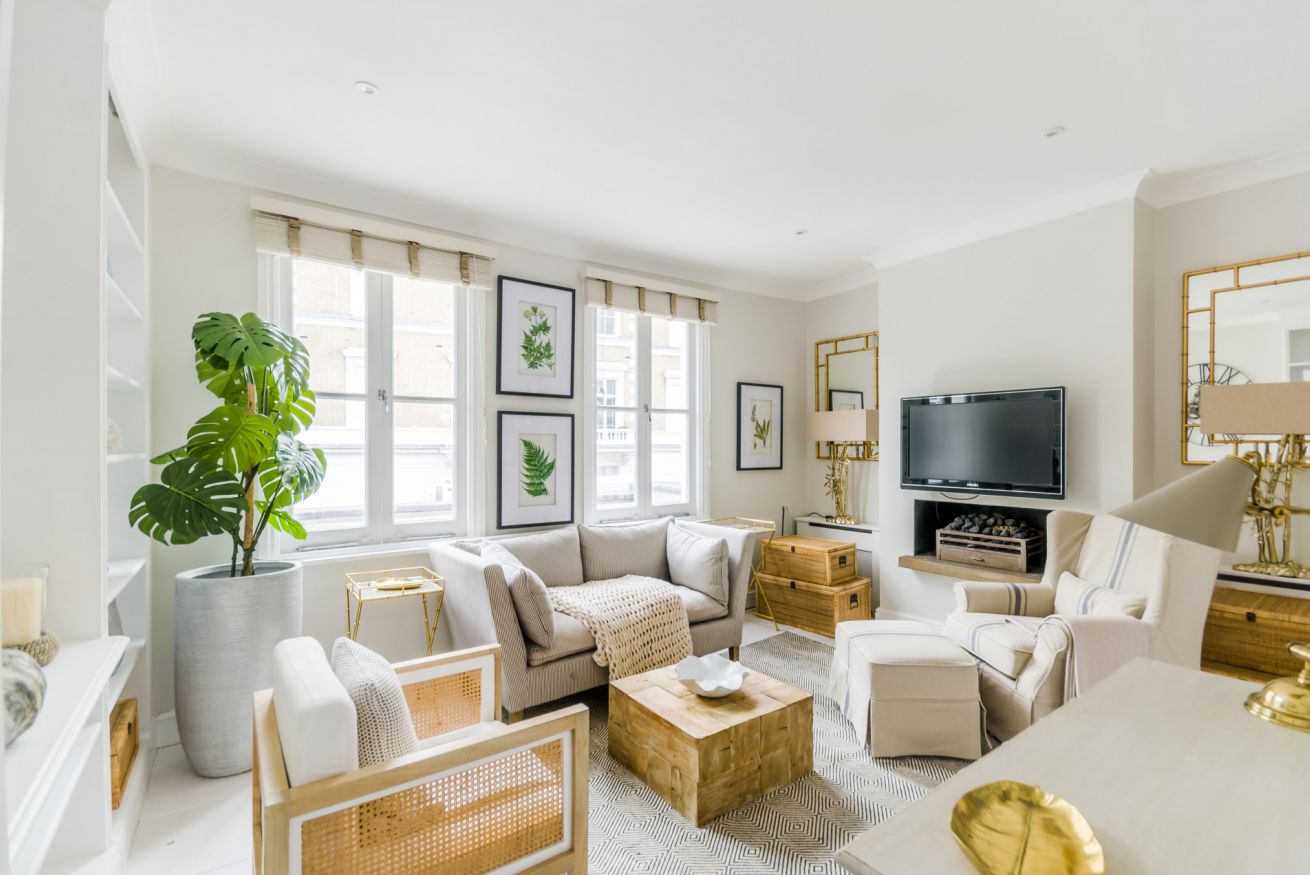 Property Image 1 - Elegant 2-bed flat w/ private terrace in South Kensington, West London