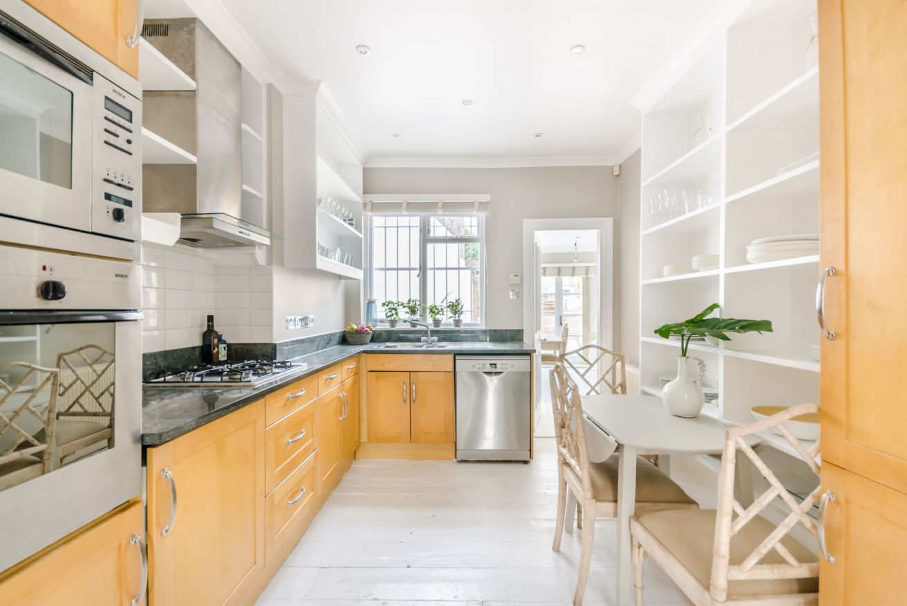 Property Image 2 - Elegant 2-bed flat w/ private terrace in South Kensington, West London