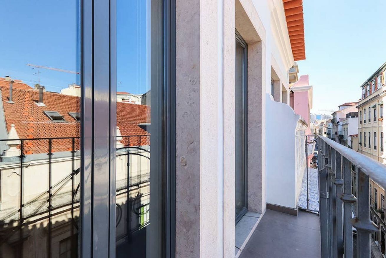 Property Image 2 - Bold & classy 2BR home w/balcony in Baixa, moments from shopping streets