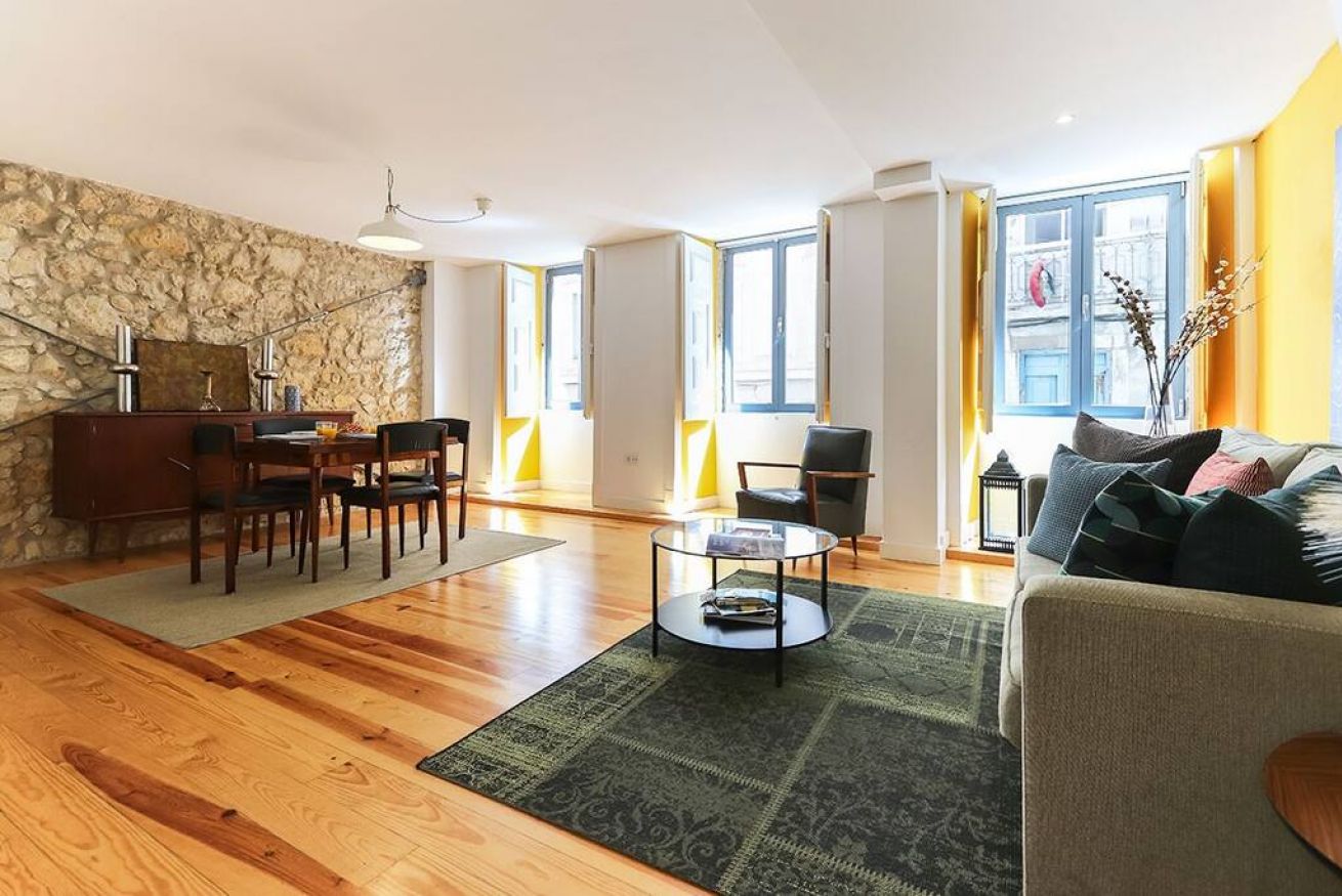 Property Image 1 - Spacious & elegant 1-bed flat, moments from Avenida station