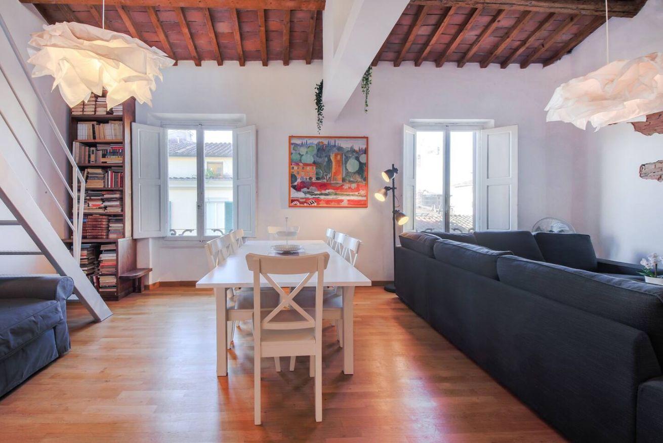 Property Image 2 - Lovely Giacomini 4  bedroom apartament with view your home in Florence few steps from the city centre