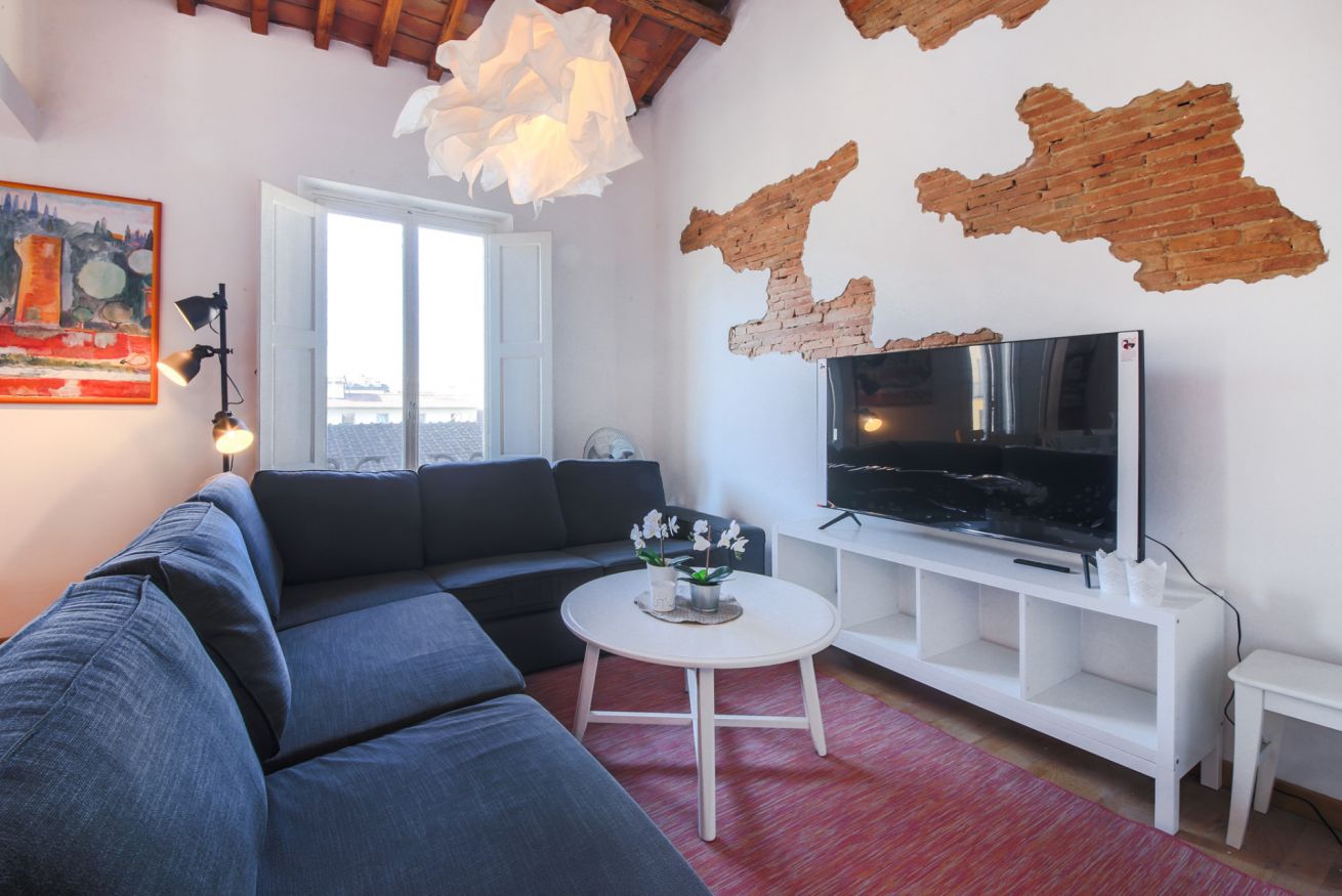 Property Image 1 - Lovely Giacomini 4  bedroom apartament with view your home in Florence few steps from the city centre