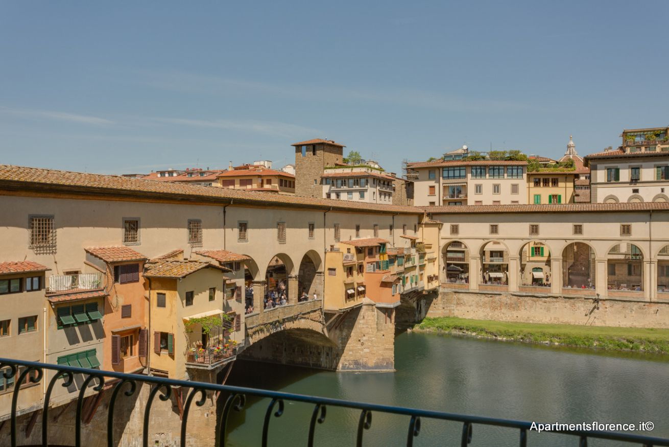 Property Image 1 -  Light-Filled Apartment with Balcony & Stunning Ponte Vecchio View