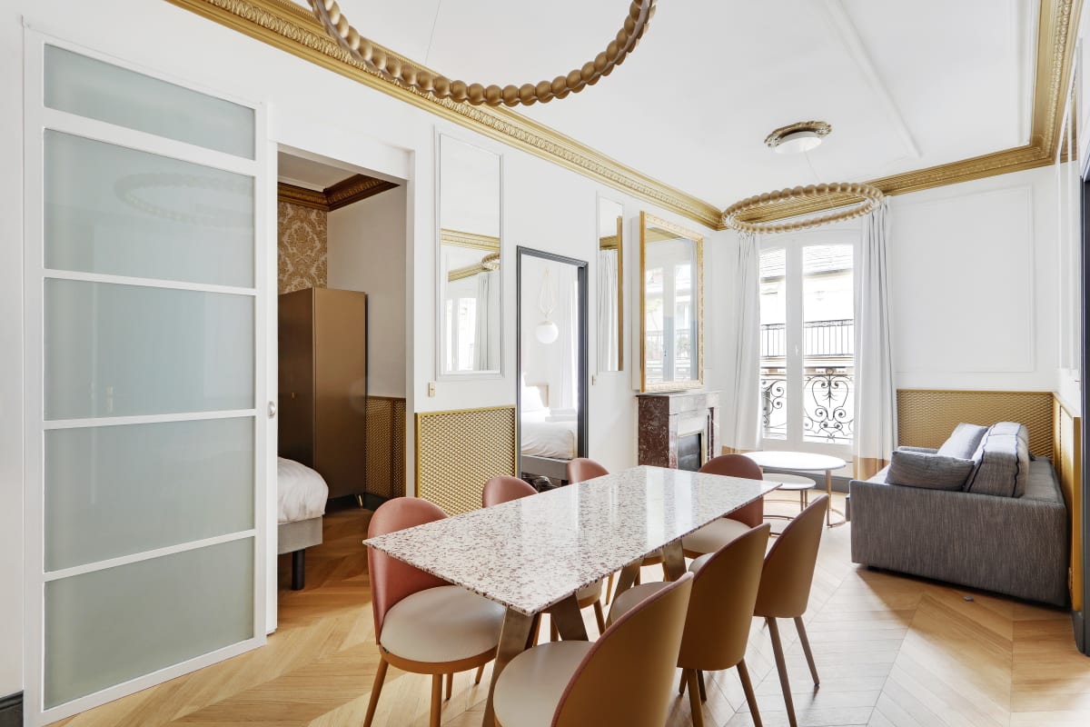 Property Image 1 - An Elegant 3-BR apartment in the Champs Elysées