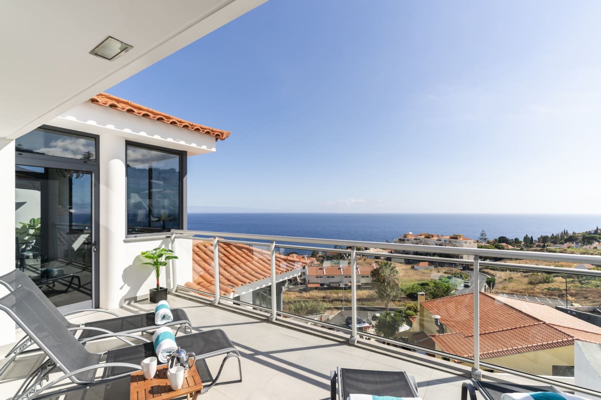Property Image 1 - Caniço VI, spacious apartment with pool and ocean view