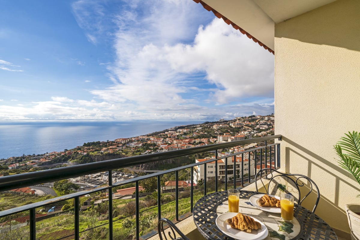 Property Image 1 - In the high zone of Caniço, with sea view - Varandas do Mar