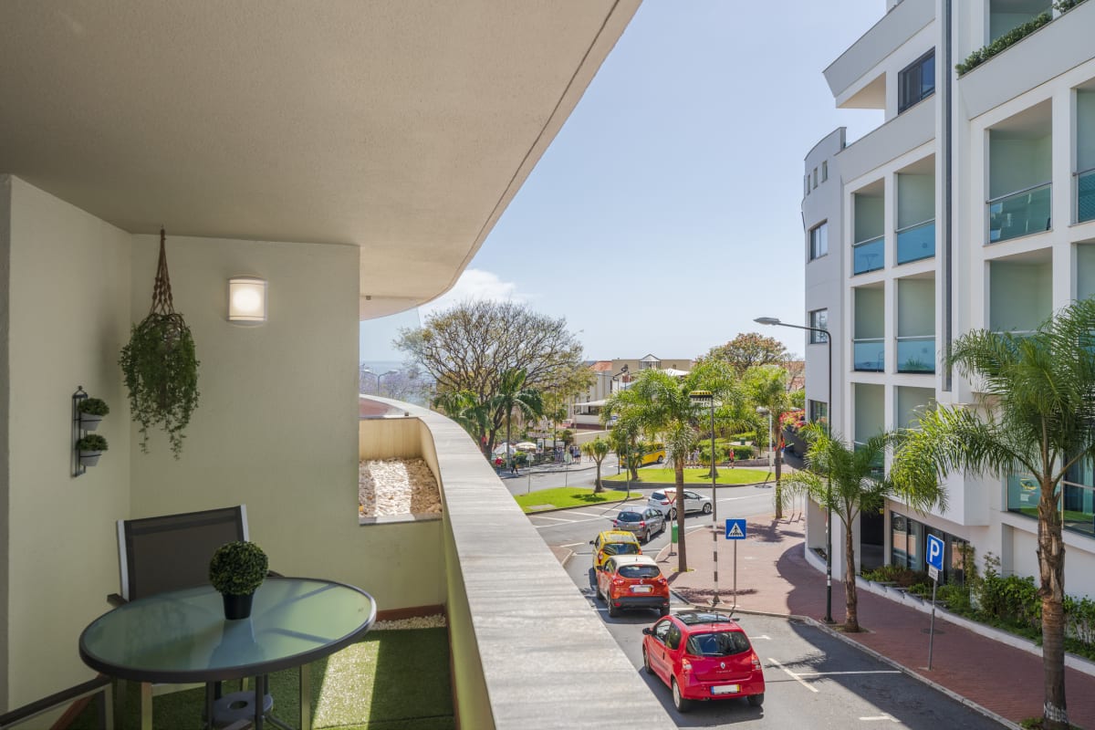 Property Image 2 - City apartment with pool, sea view - Varandas do Lido I