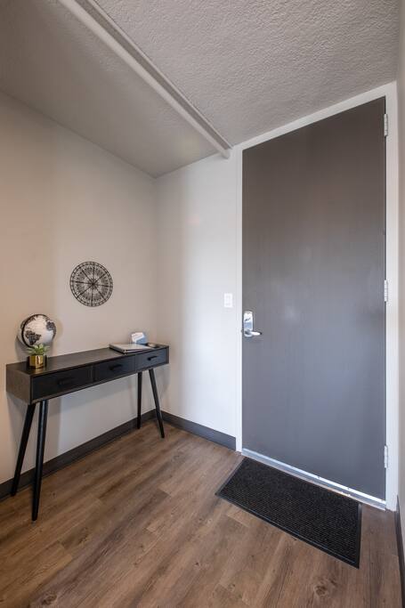 Property Image 2 - Birchwood - Beautiful 1BD/1BA in the Downtown East Village w/ Free Parking
