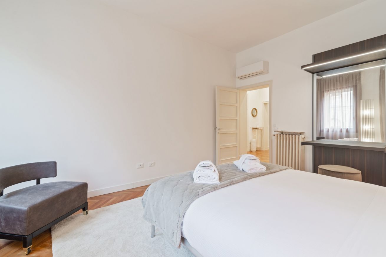 Property Image 2 - Lavish Two-Bedroom Suite close to the Shops and Sights