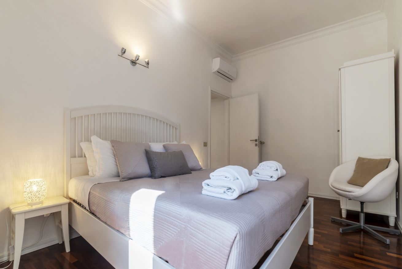Property Image 2 - Charming Flat near the Colosseum and the Parthenon