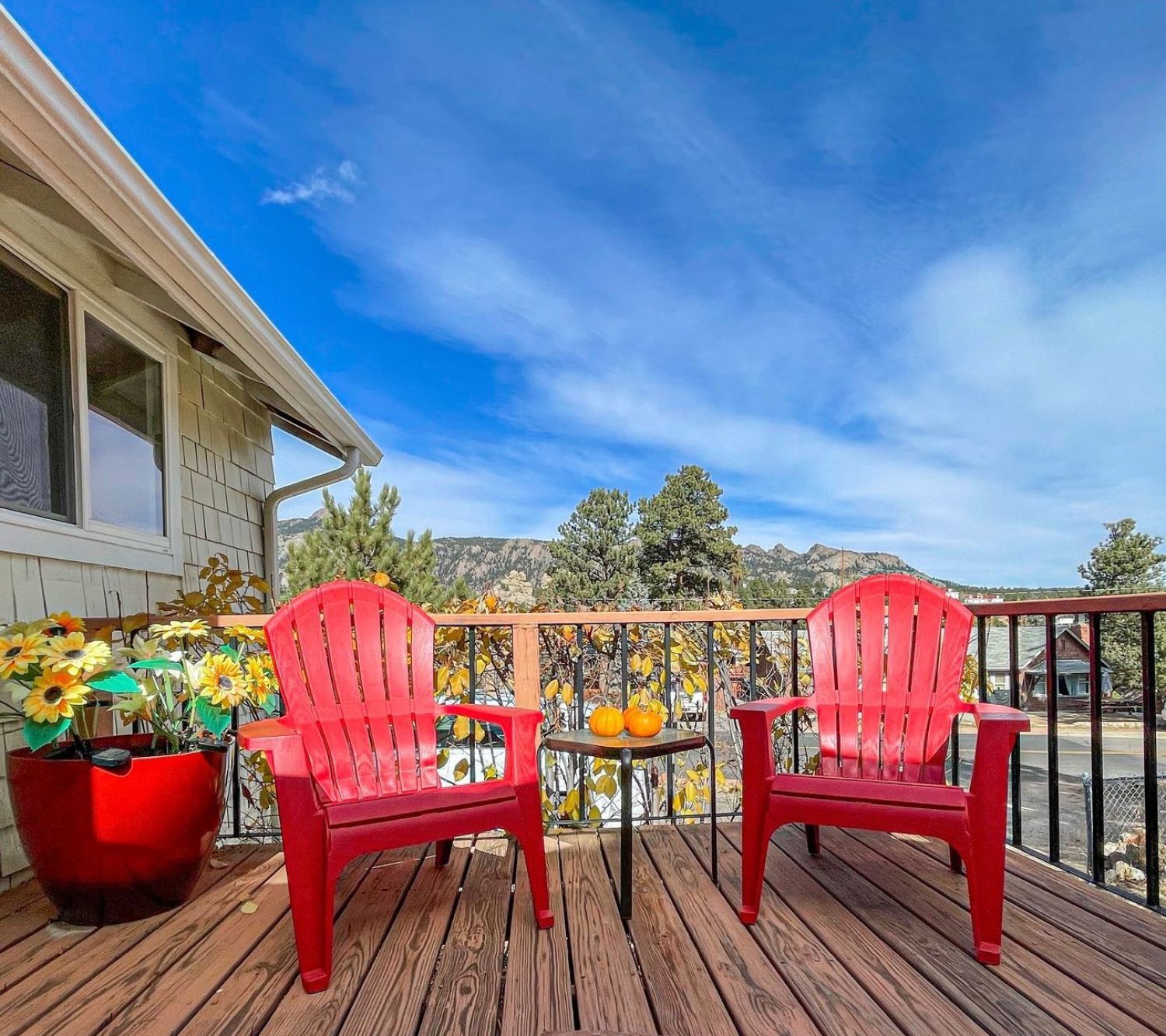 Bond Park Place - Deck with mountain views and two chairs