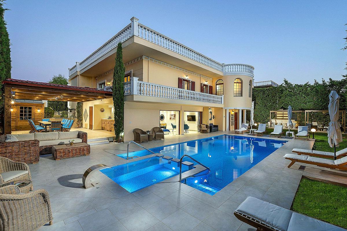Property Image 1 - Villa Akropolis Palace with a heated pool