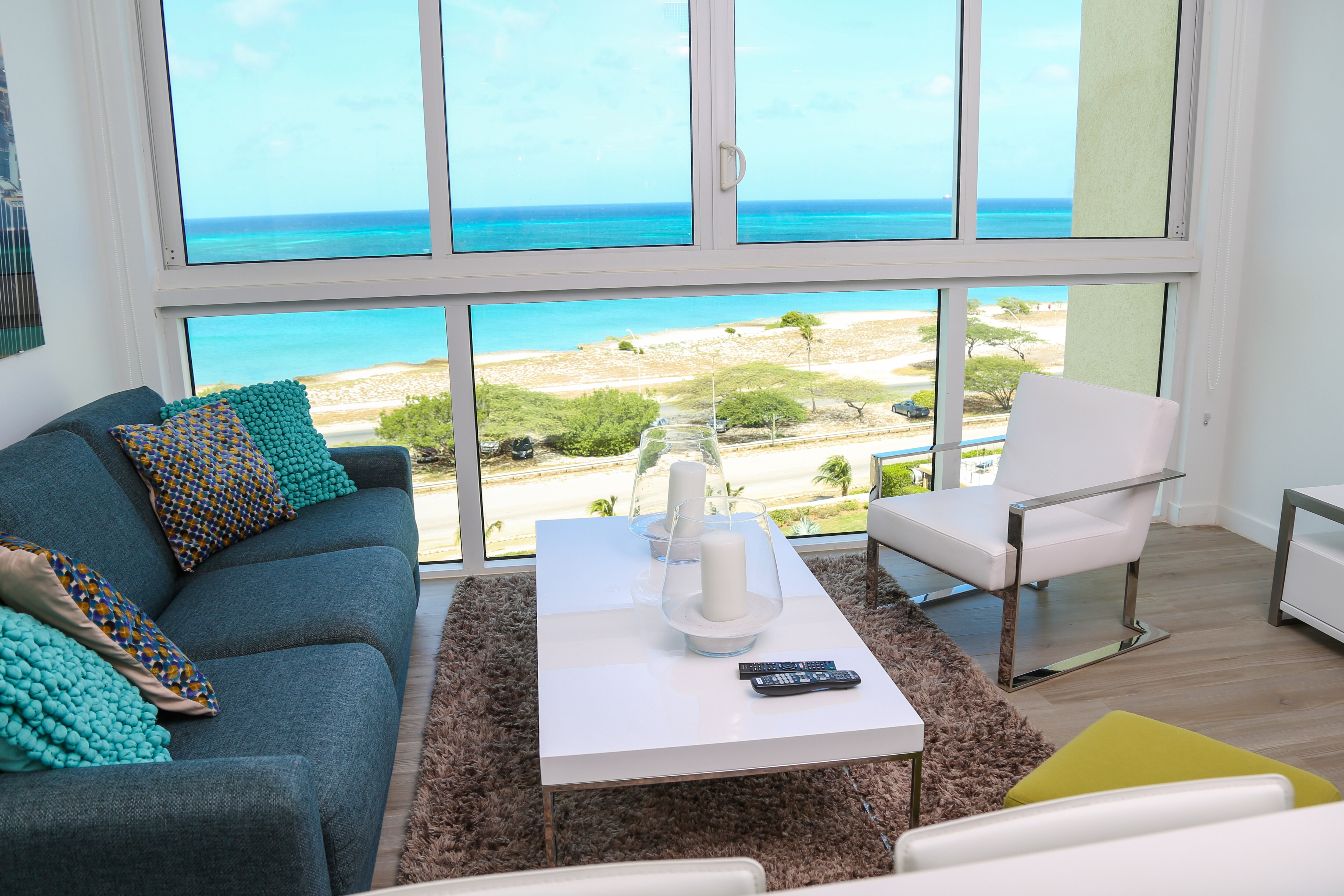 Property Image 1 - Modern Glamorous Condominium with Perfect Ocean Views