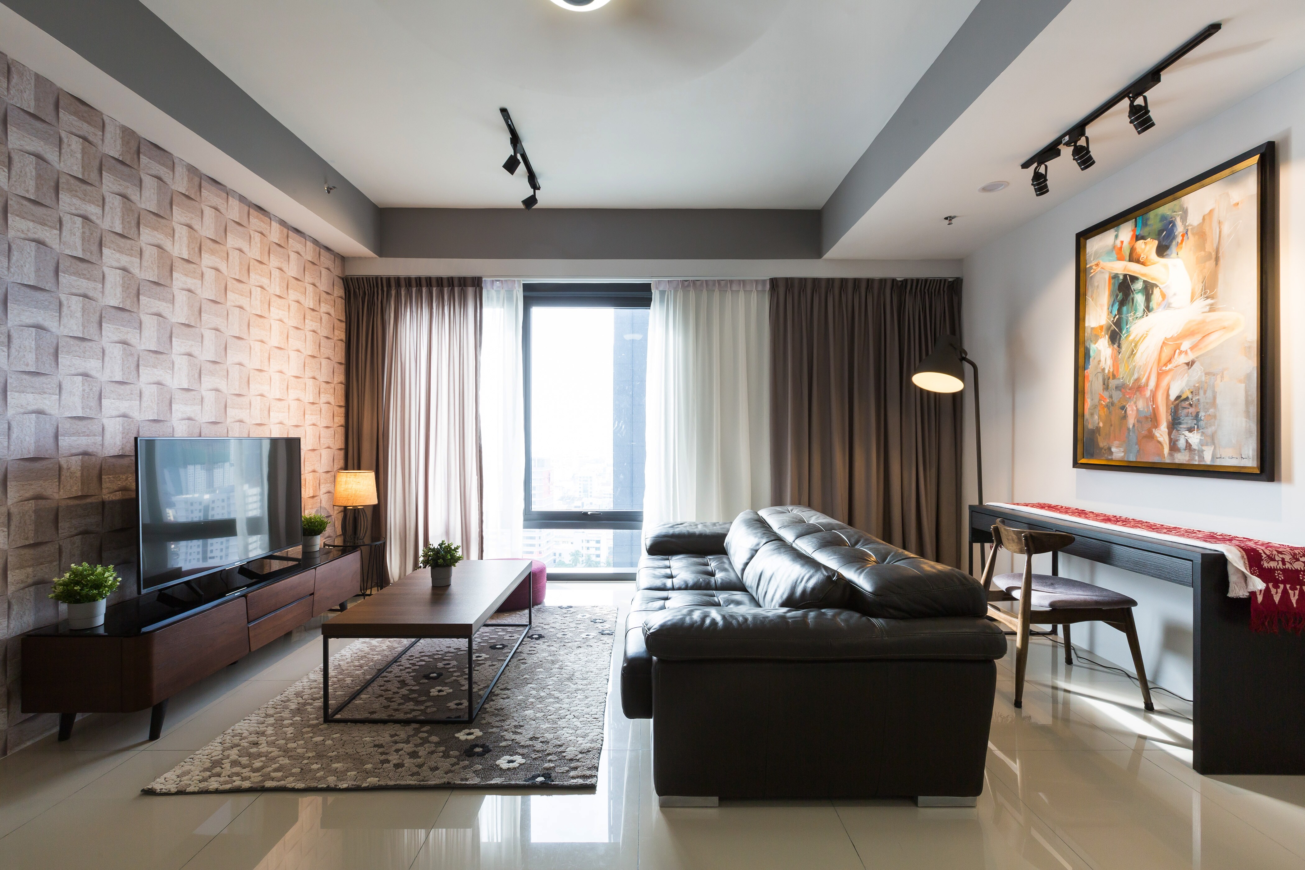 Property Image 1 - Modern 3 Bedroom Apartment with Iconic Komtar and Sea Views  