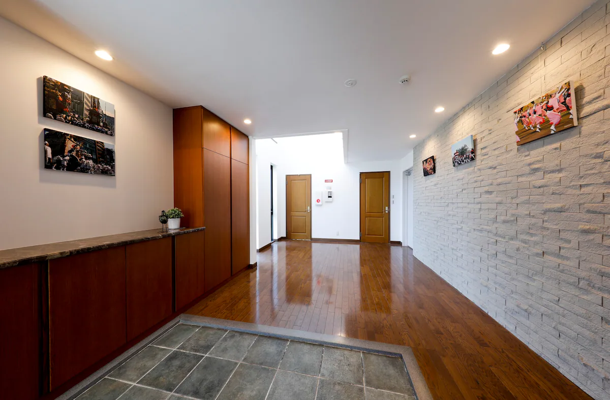 Property Image 2 - Contemporary Three-storey house with Stunning View in Tennoji 