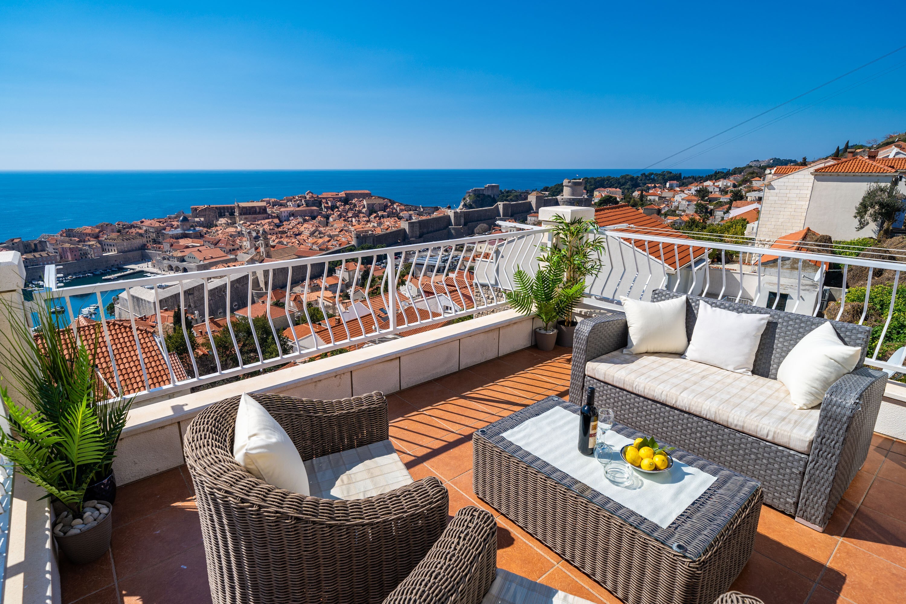 Property Image 2 - Elegant Apartment with Big Terrace and Breathtaking Sea Views