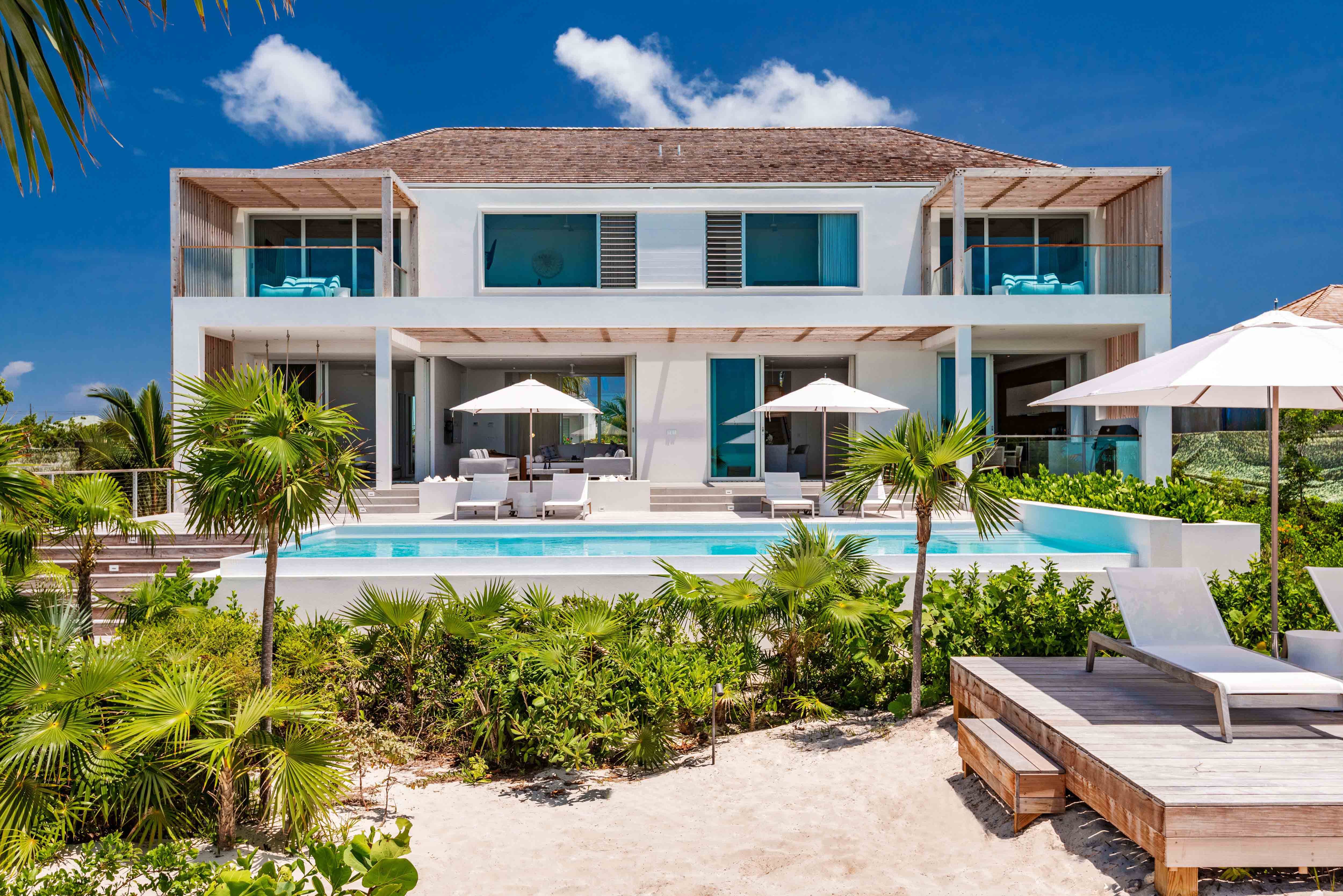 Property Image 2 - Spacious "Butler-Serviced" Luxury Villa on Long Bay