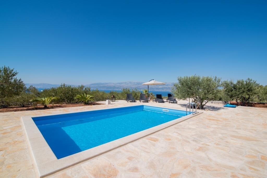 Property Image 1 - Two-Bedroom Holiday Home with Private Pool and Terrace