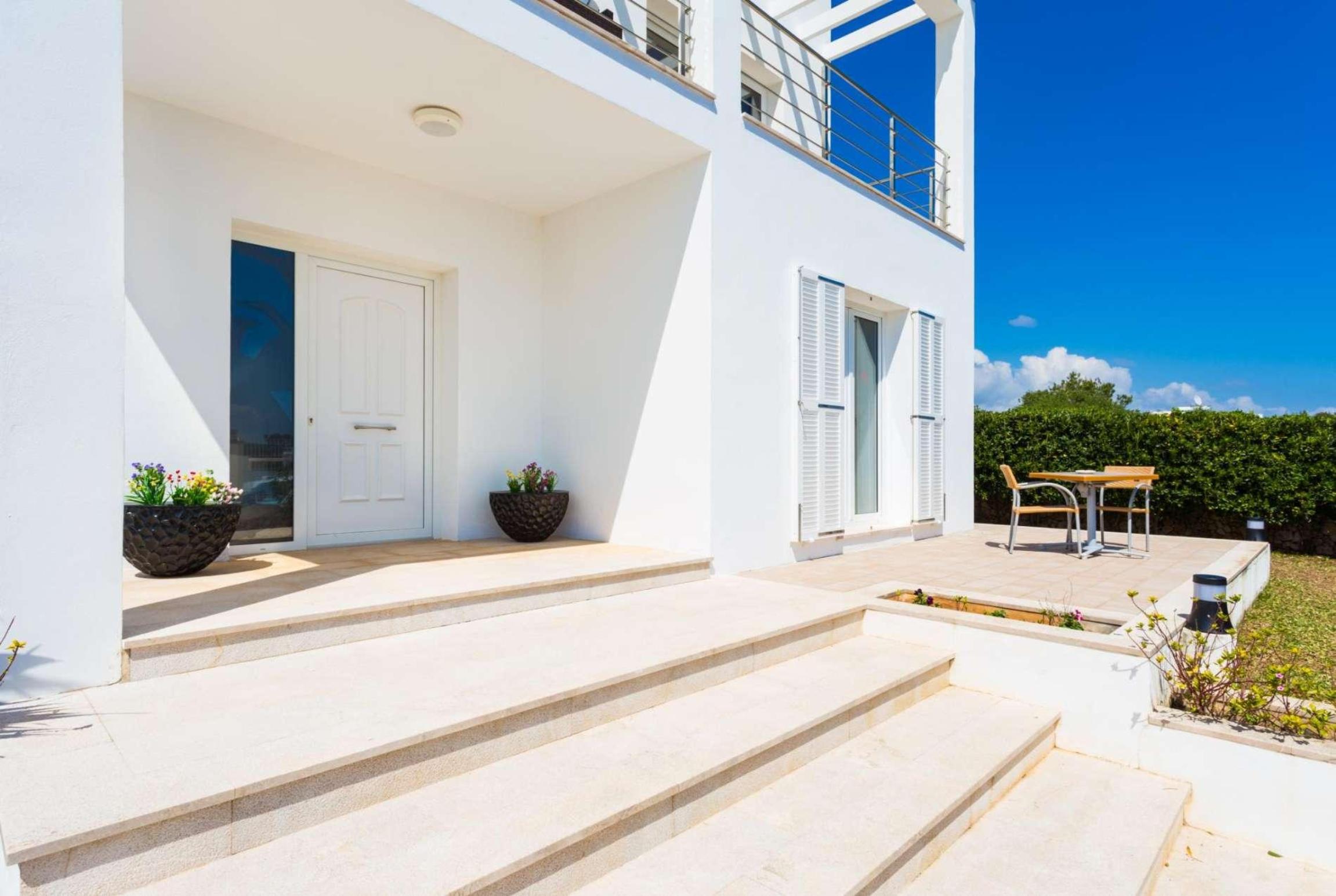 Property Image 2 - Modern Ibiza-style villa, High speed WIFI, A/C