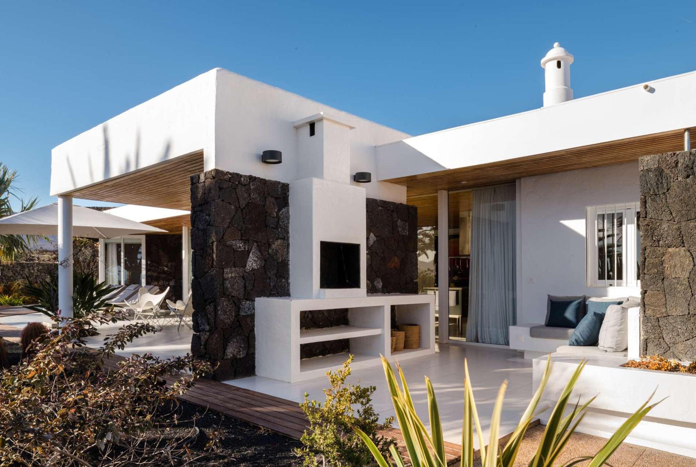 Property Image 1 - Nice villa in Puerto Calero w/ 
