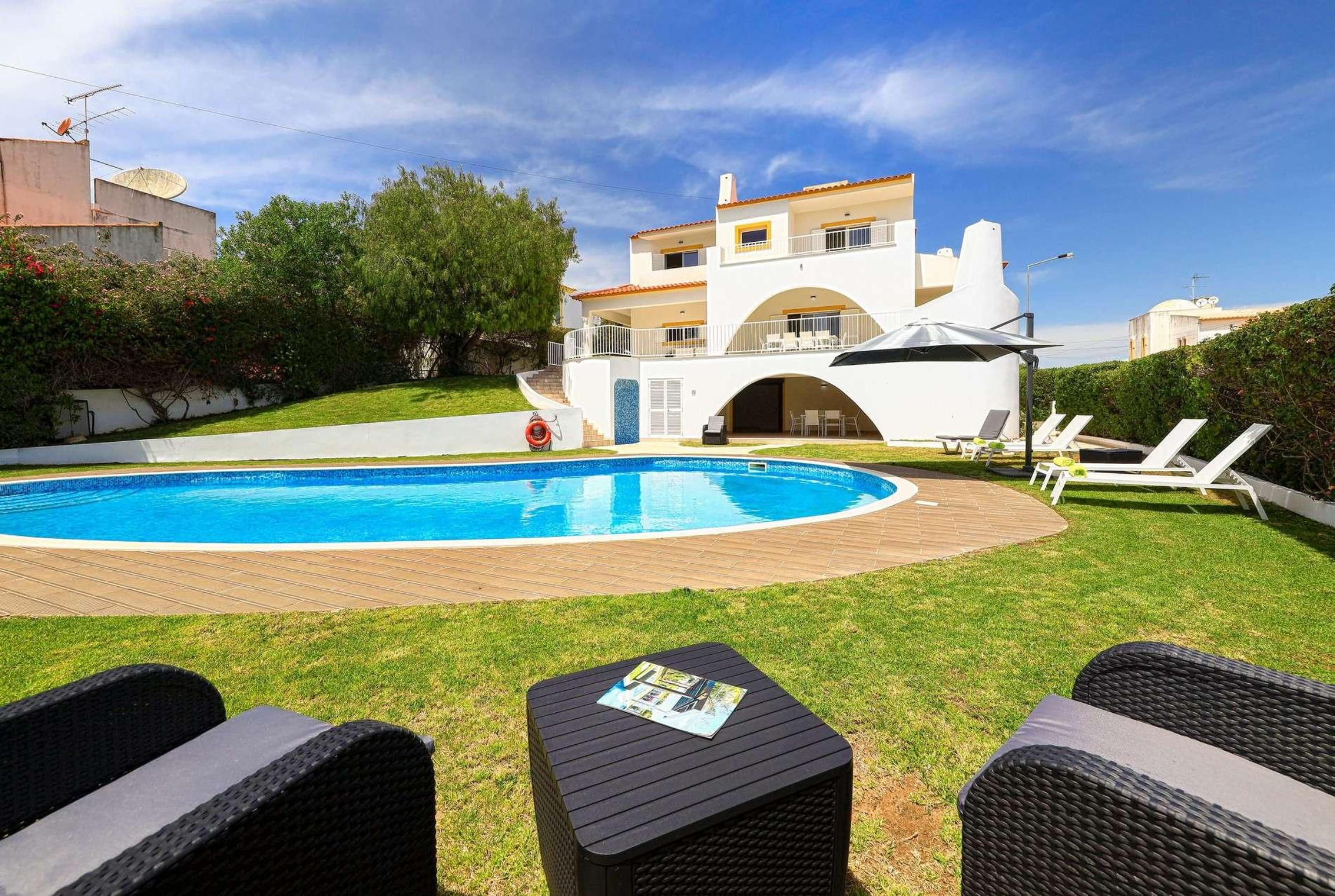 Property Image 1 - A large spacious villa, close to the centre.