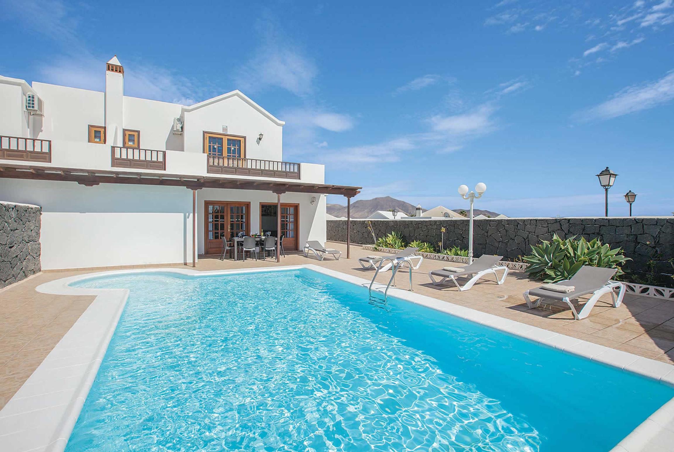 Property Image 1 - Modern Family Holiday Home in Playa Blanca