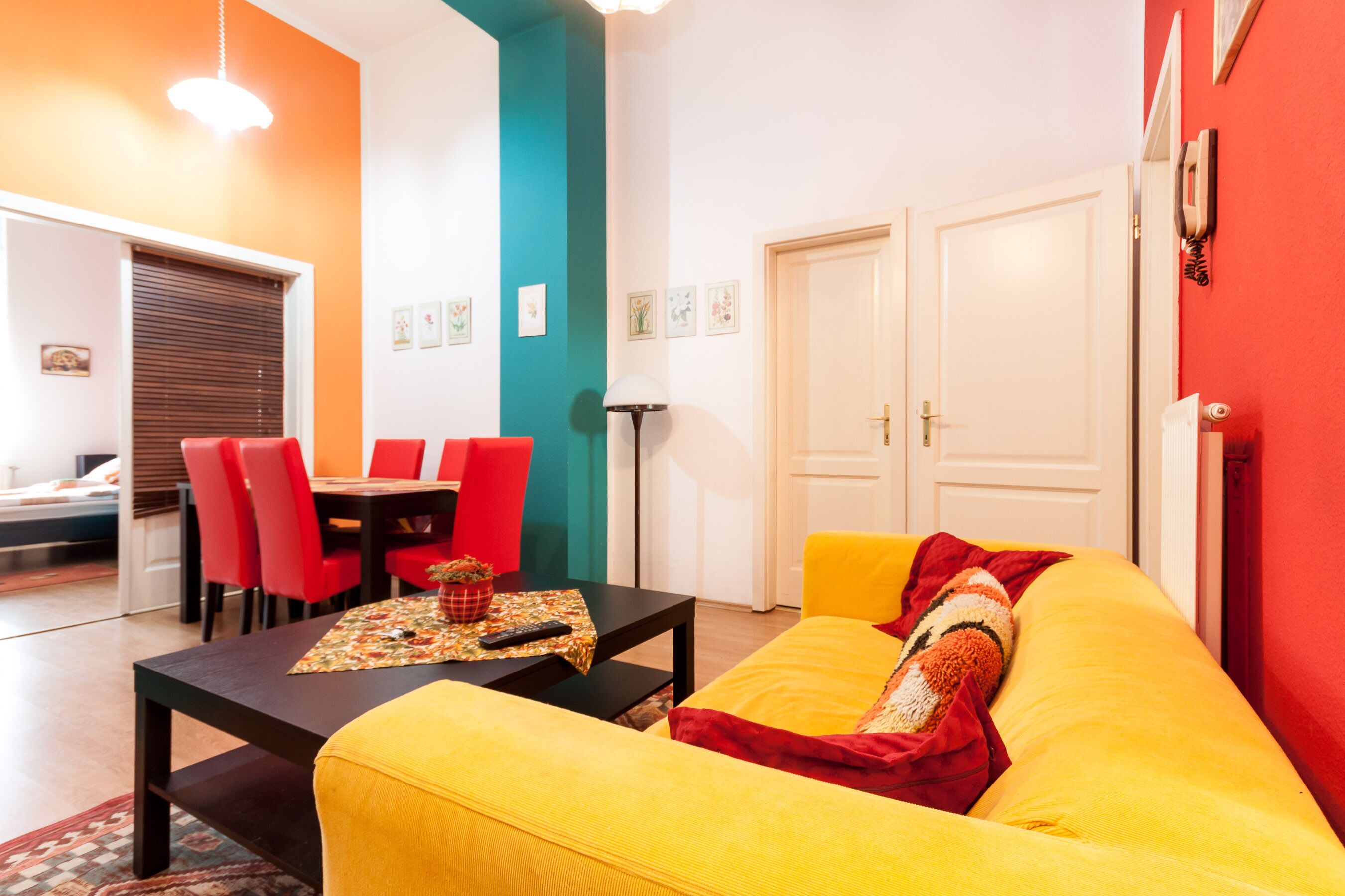 Property Image 1 - Vibrant 3 Bedroom Apartment In The Pulsing Heart Of Budapest