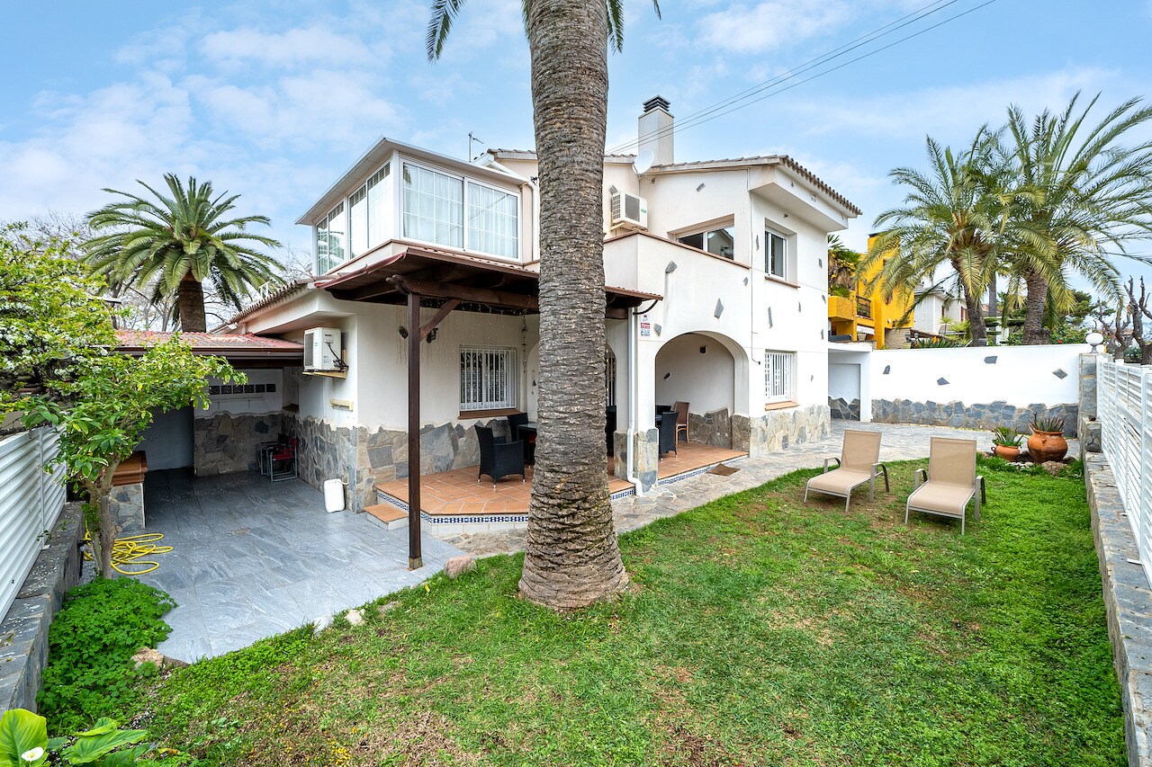 Property Image 1 - Global María, with private barbecue and community pool, Platja de Vilafortuny