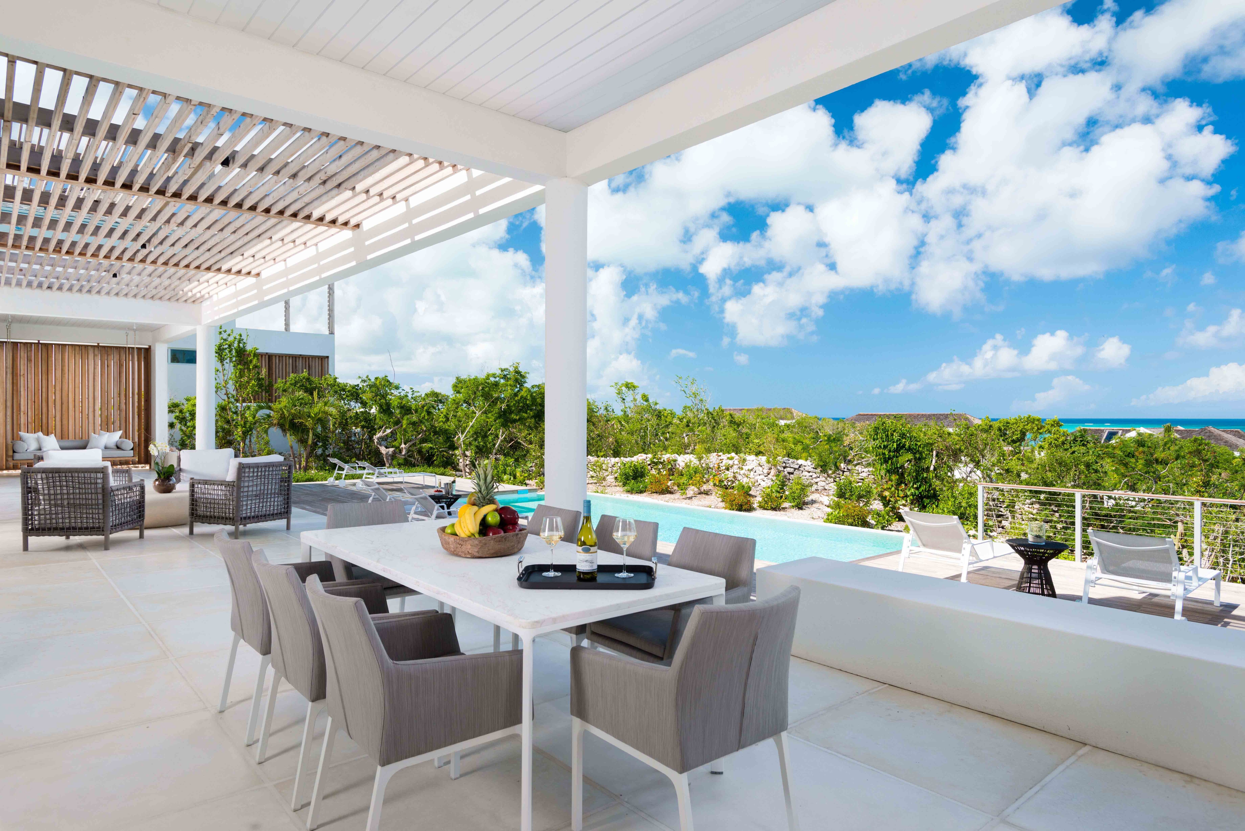 Property Image 2 - Spectacular Panoramic Views of the Ocean and Princess Alexandra Coral Reef