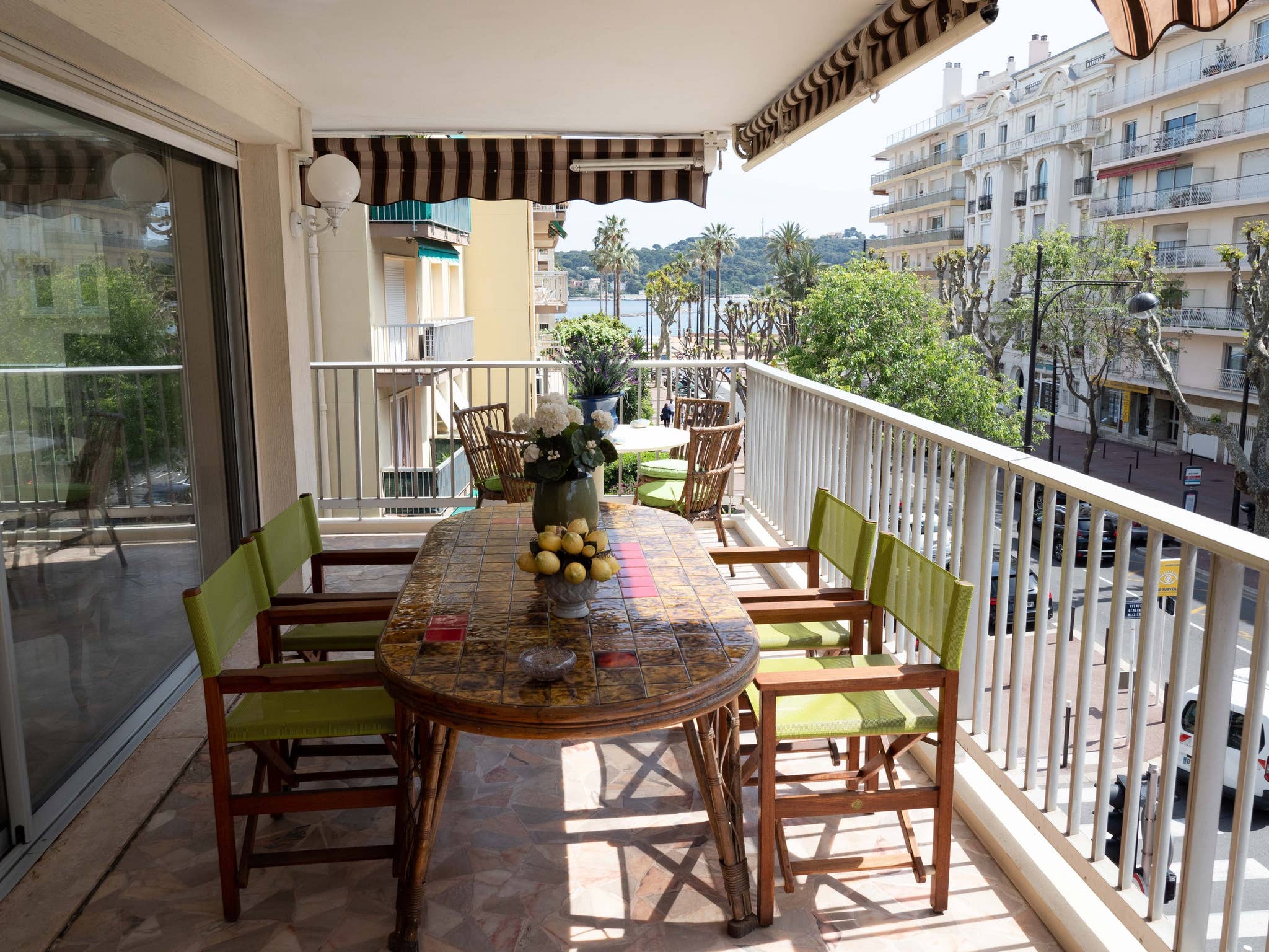 Property Image 2 - comfortable family flat in the heart of Antibes - by feelluxuryholidays