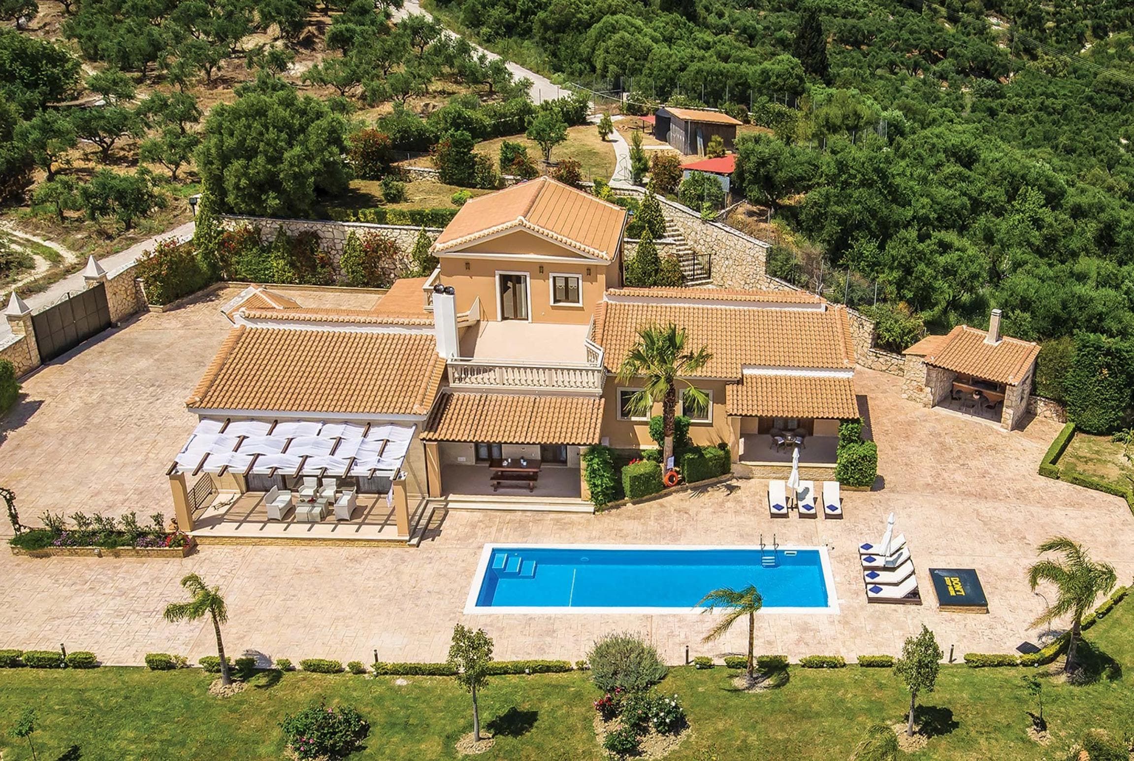 Property Image 1 - 4 bed, luxury villa with private pool