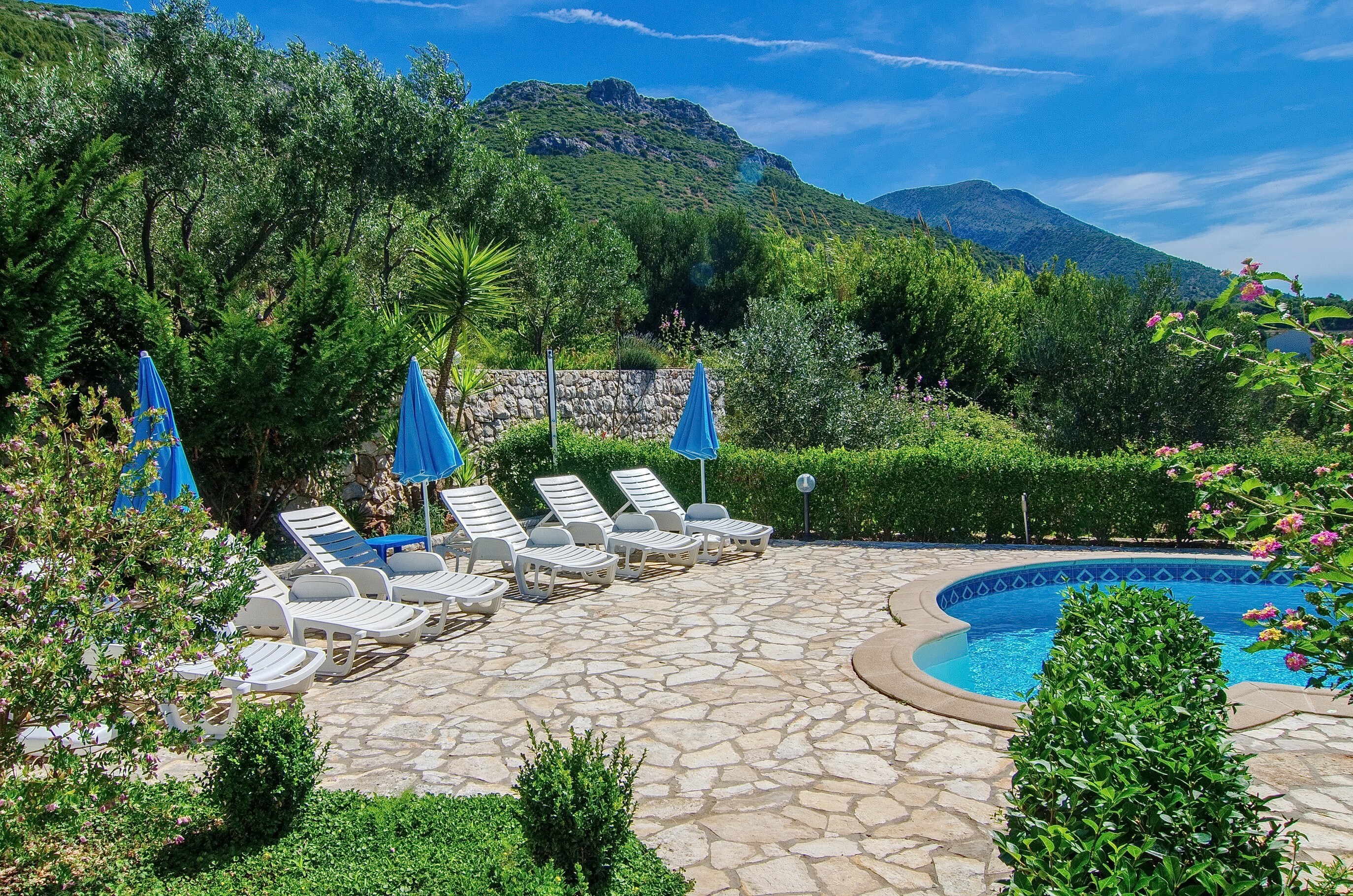 Property Image 2 - Villa Klara - Holiday Home with Terrace, Pool and Sea View 