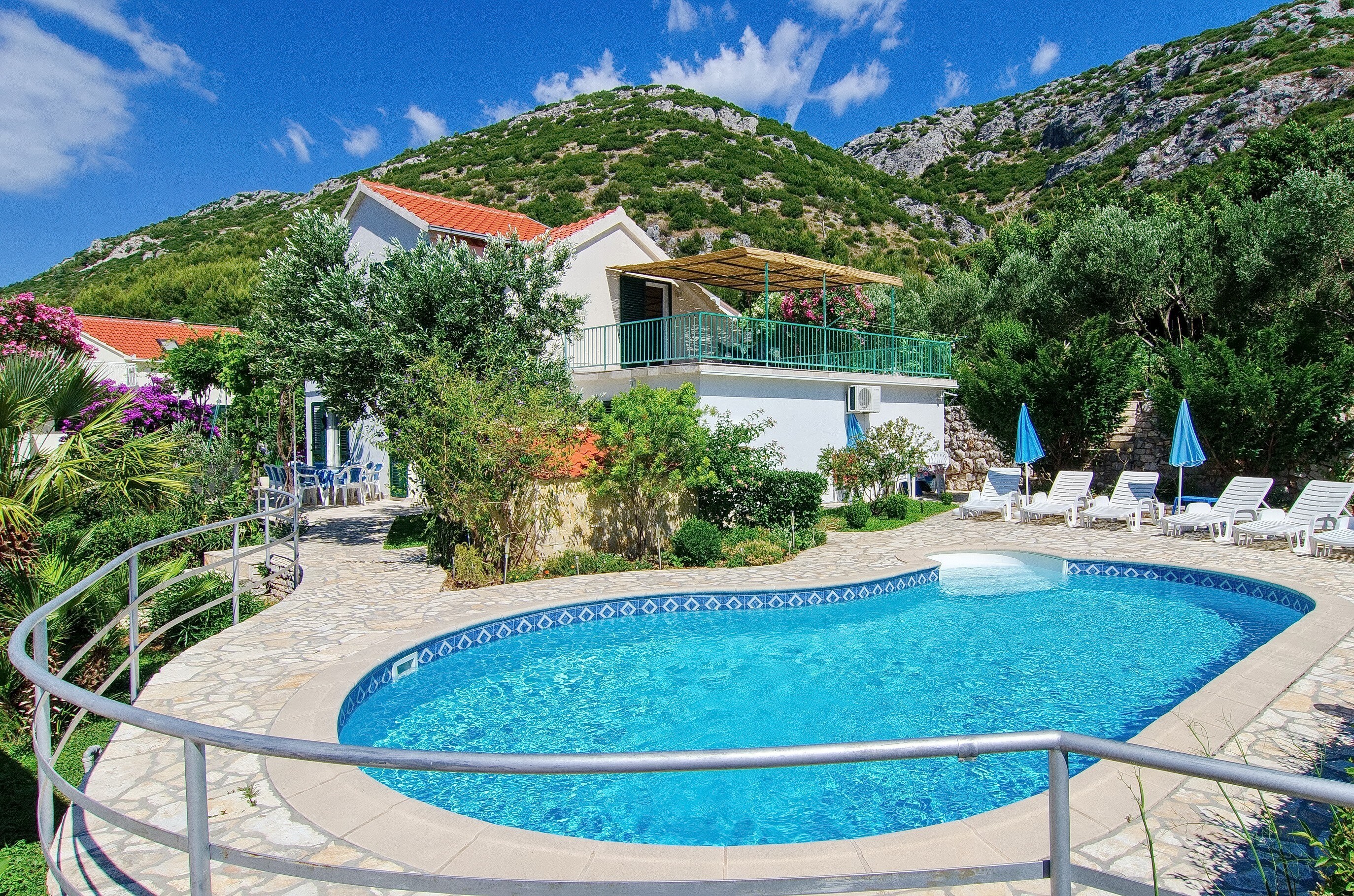 Property Image 1 - Villa Klara - Holiday Home with Terrace, Pool and Sea View 