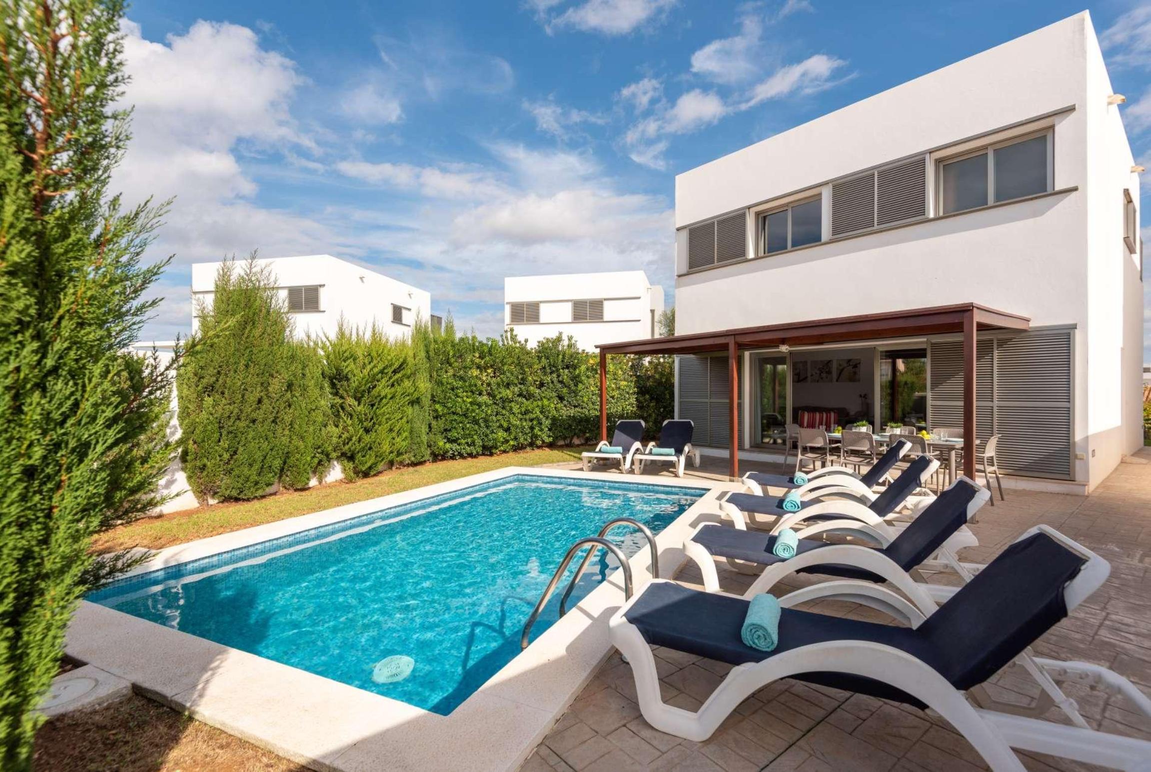 Property Image 1 - Modern villa with pool near the beach.