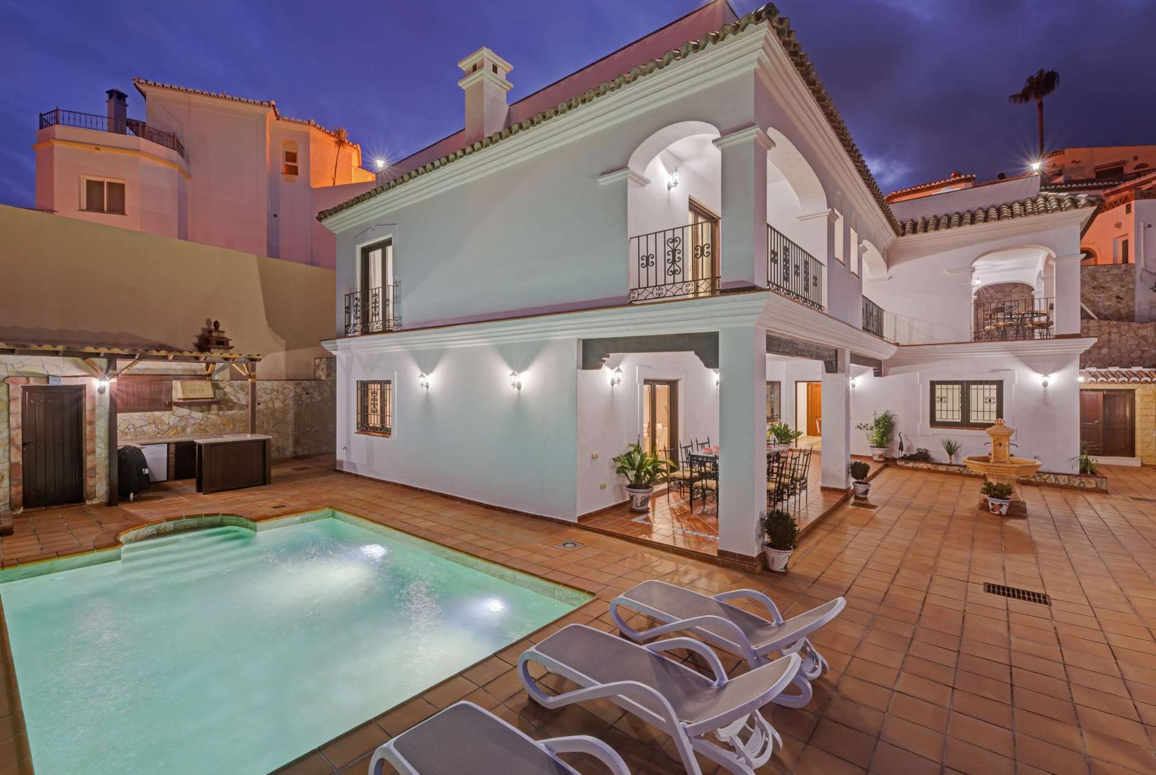 Property Image 1 - Luxury villa, pool table, hot tub, close amenities