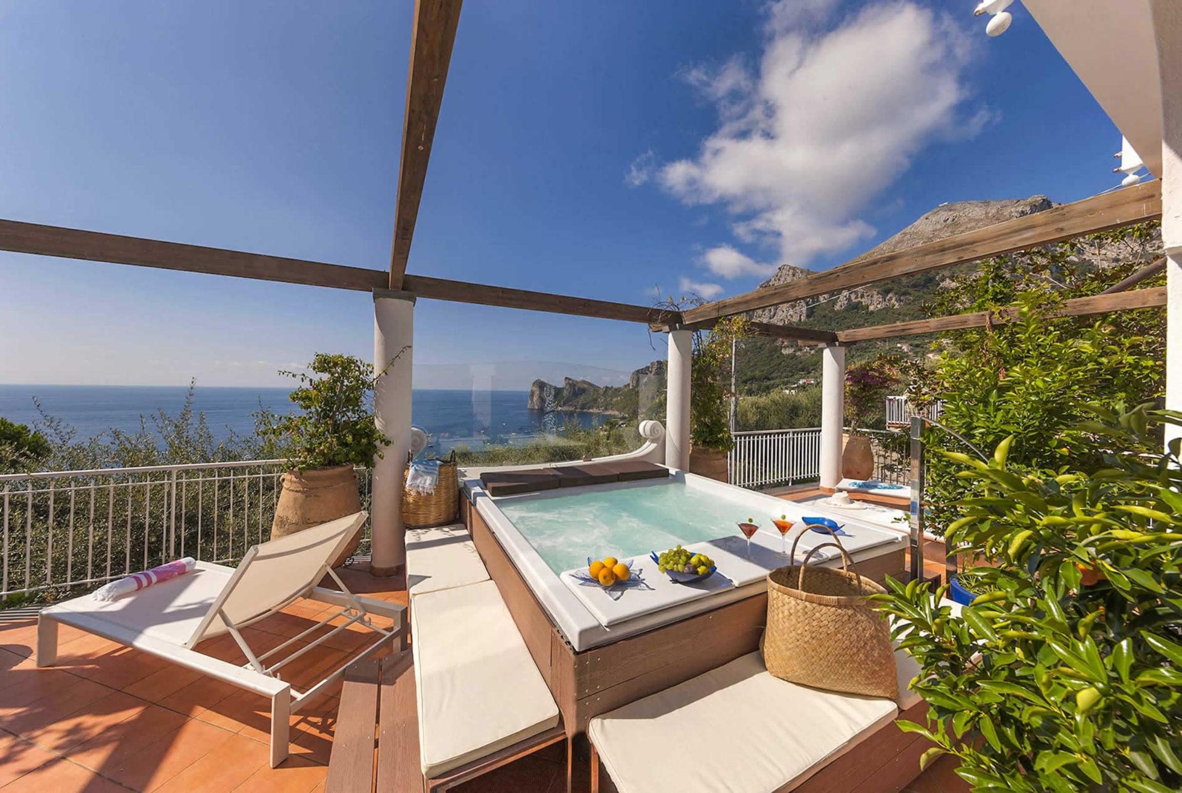 Property Image 1 - 7 luxury bedrooms, coastal front villa