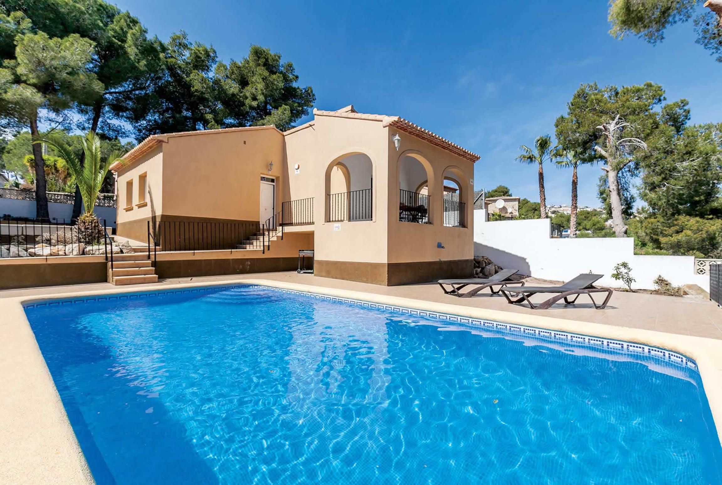 Property Image 1 - 3 bed villa, walking distance to amenities & beach