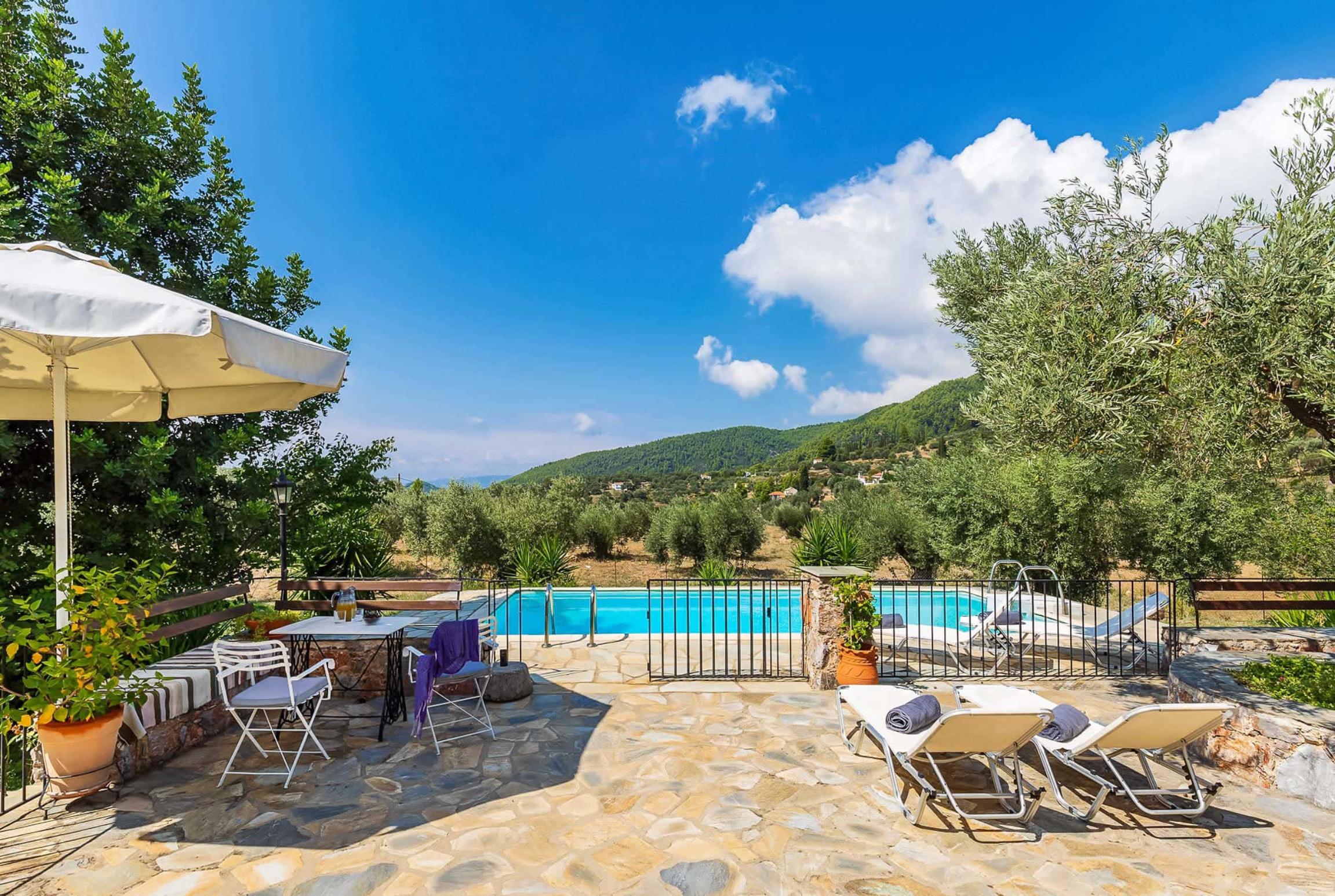 Property Image 2 - Stunning villa in Mortero w/ 