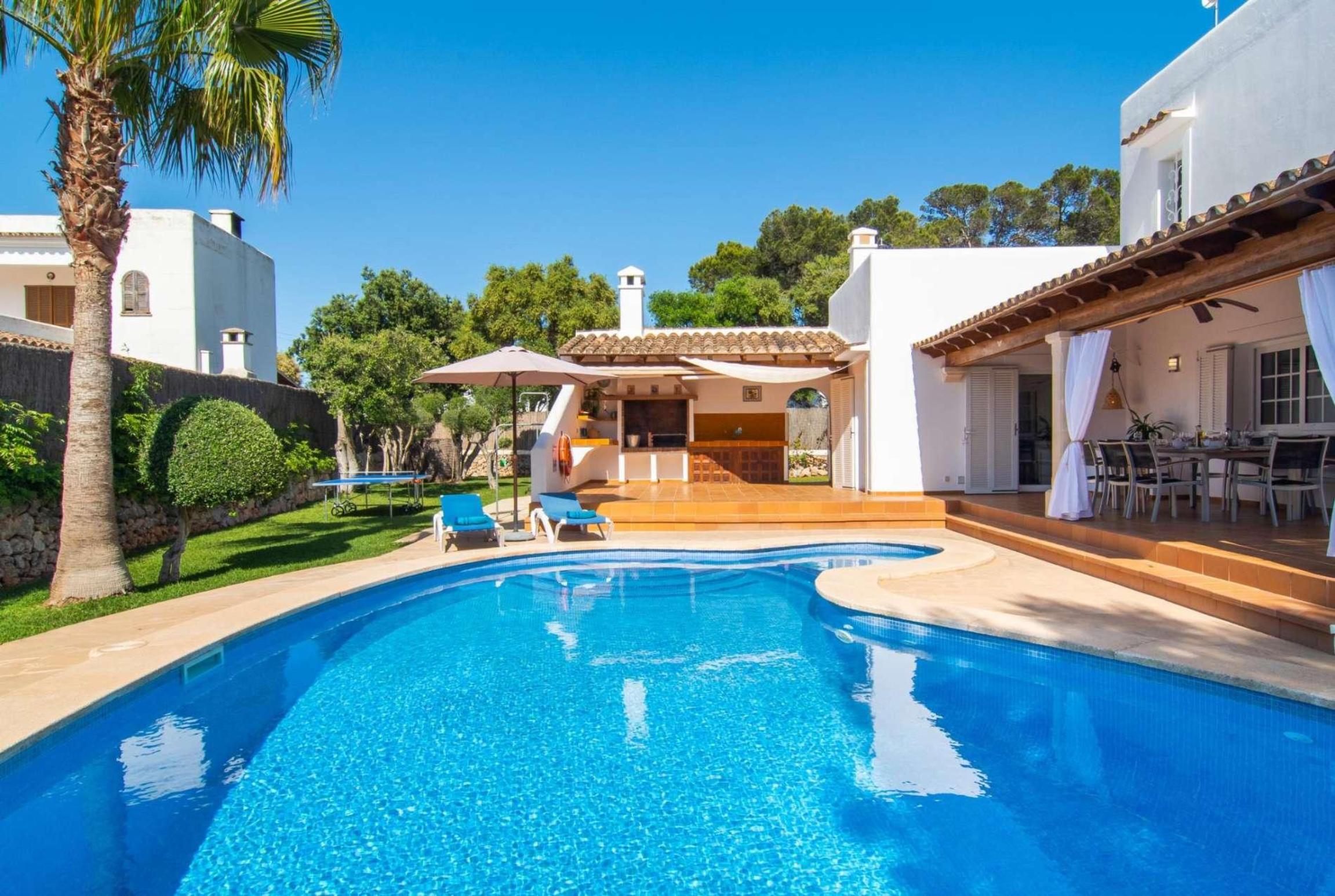 Property Image 1 - Typical Mallorcan villa, close to the sea.