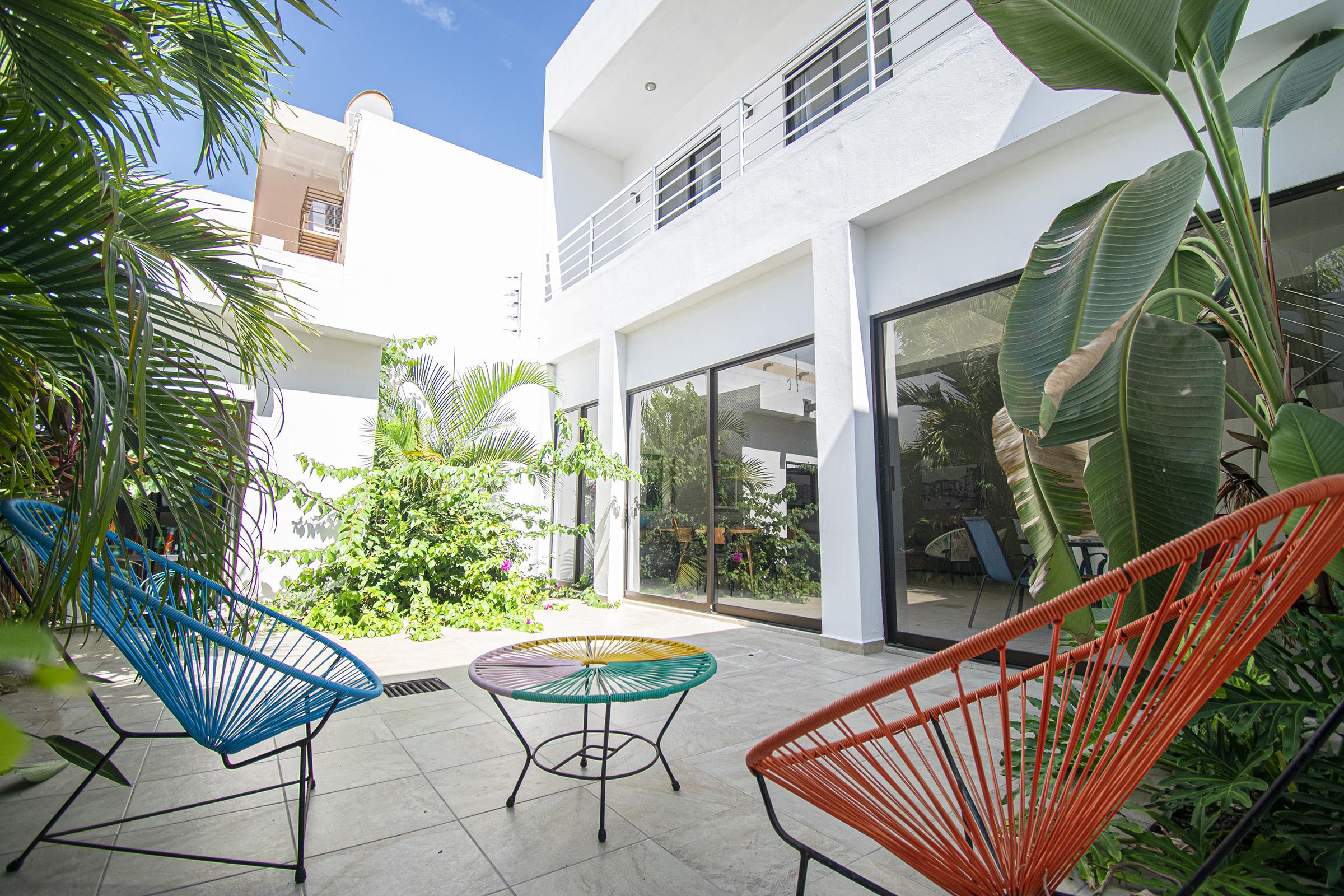 Property Image 2 - Casa de Flamingos * Neighborhood living close to the Malecon