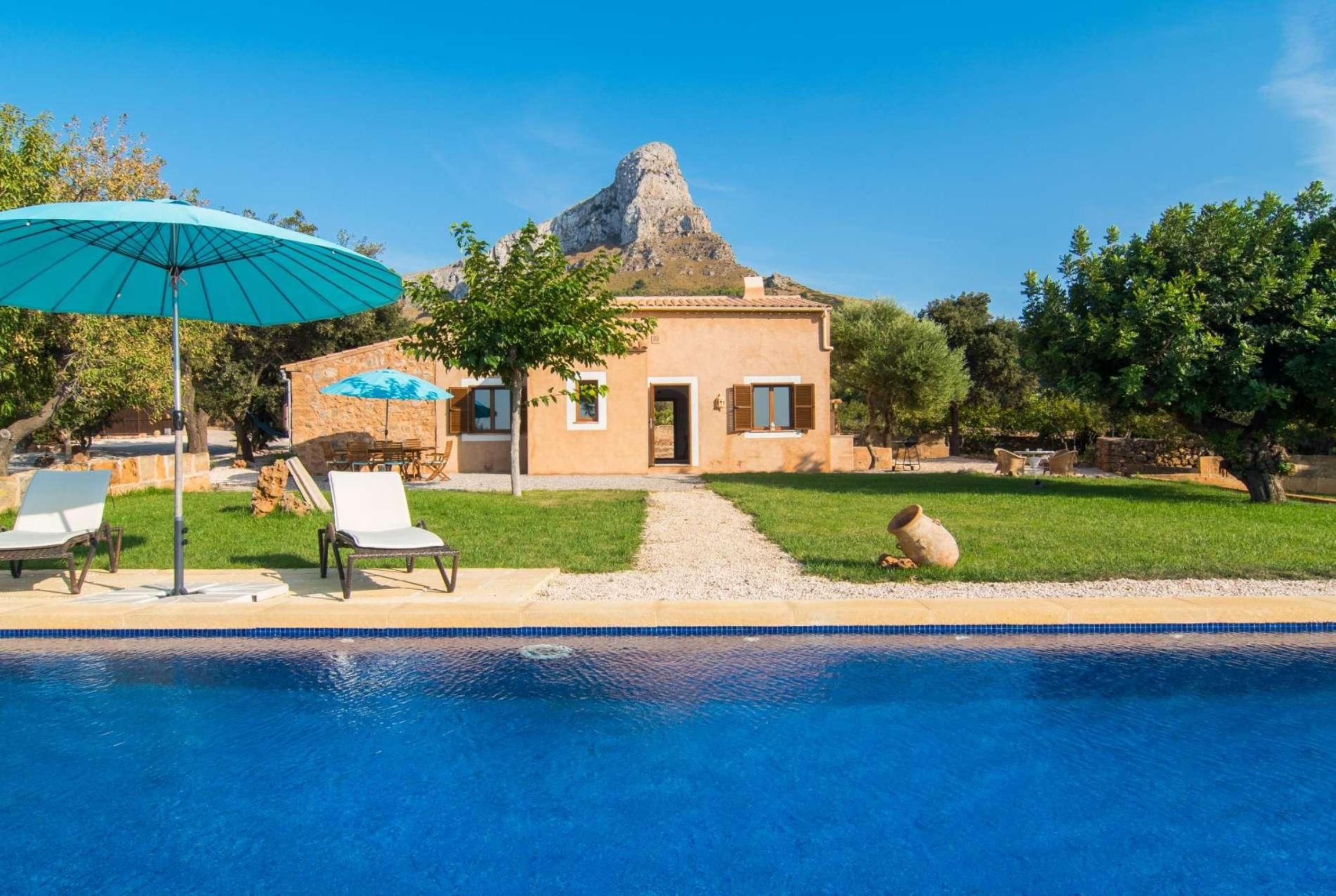 Property Image 2 - Villa with a large garden, extraordinary pool