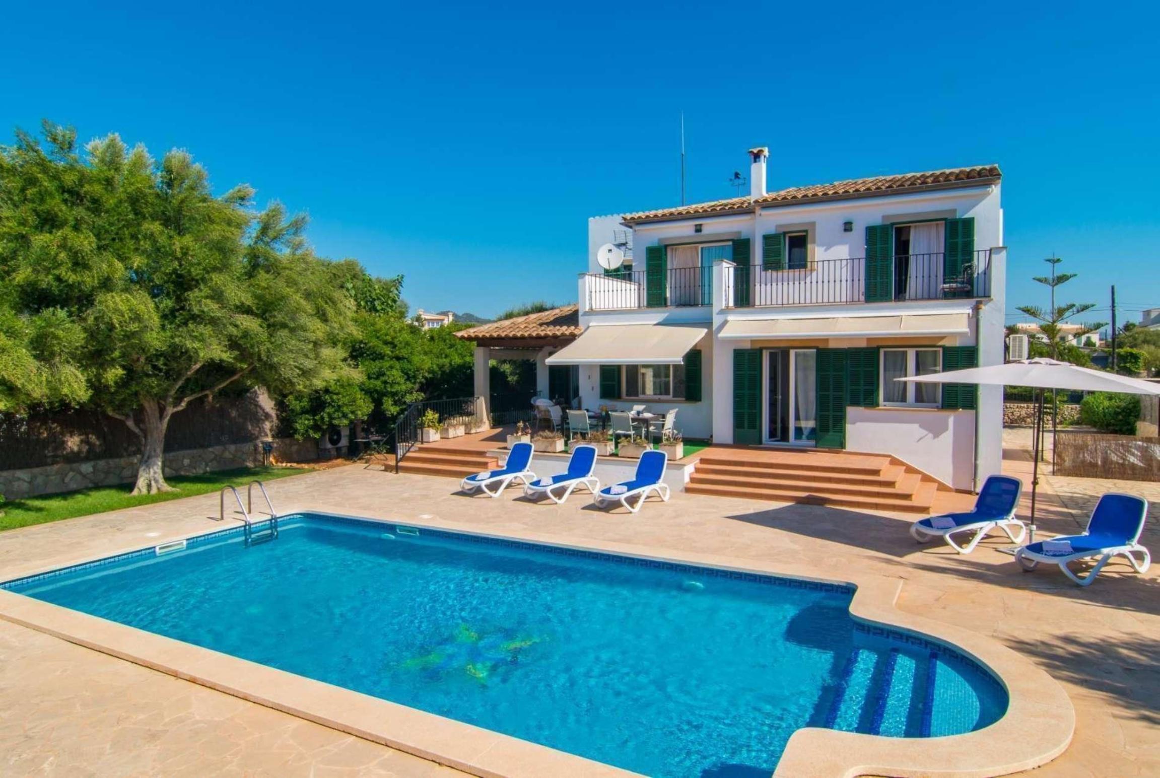 Property Image 1 - Typical Mallorcan villa close to the town