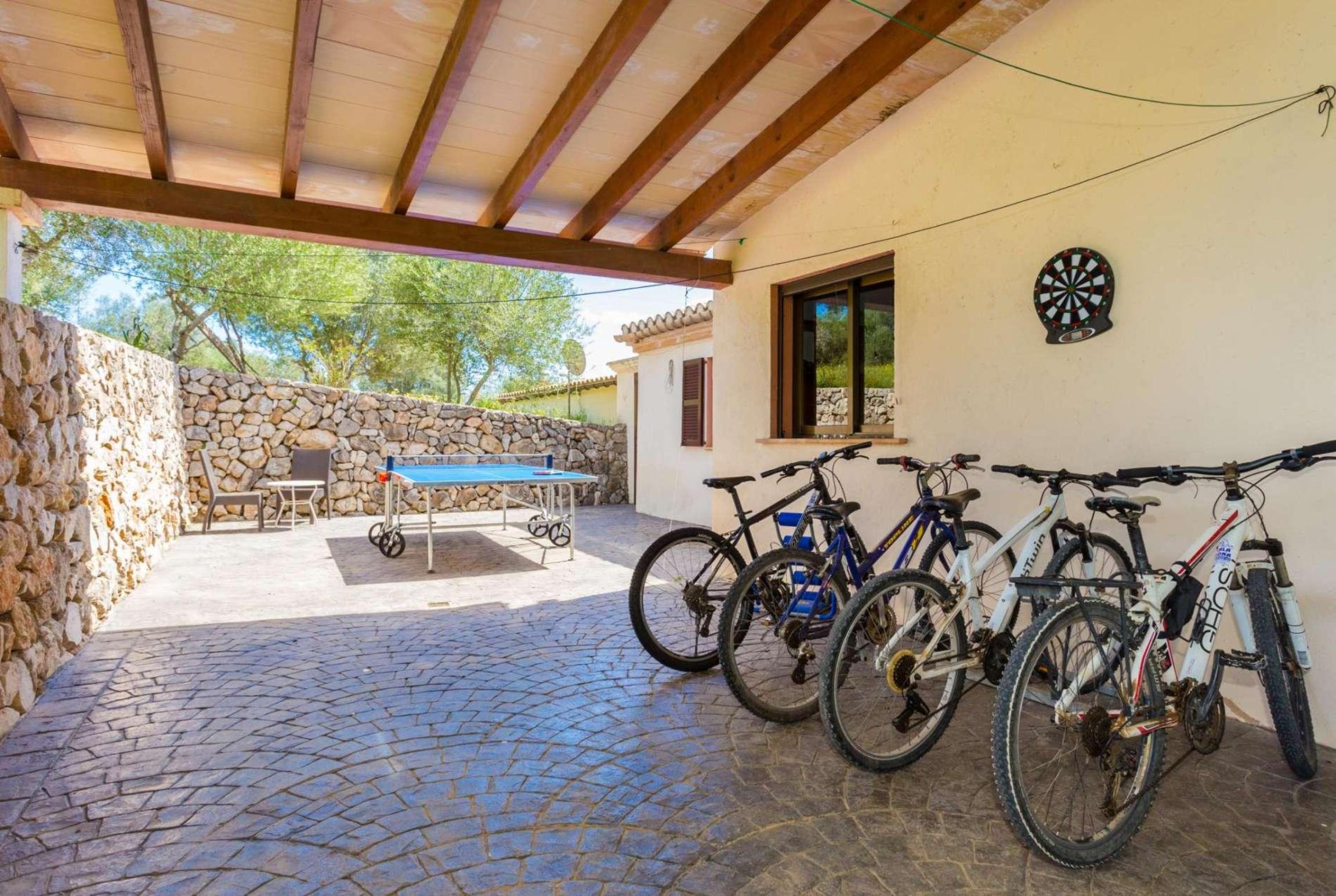Property Image 2 - Child / cyclist-friendly finca with pool deck
