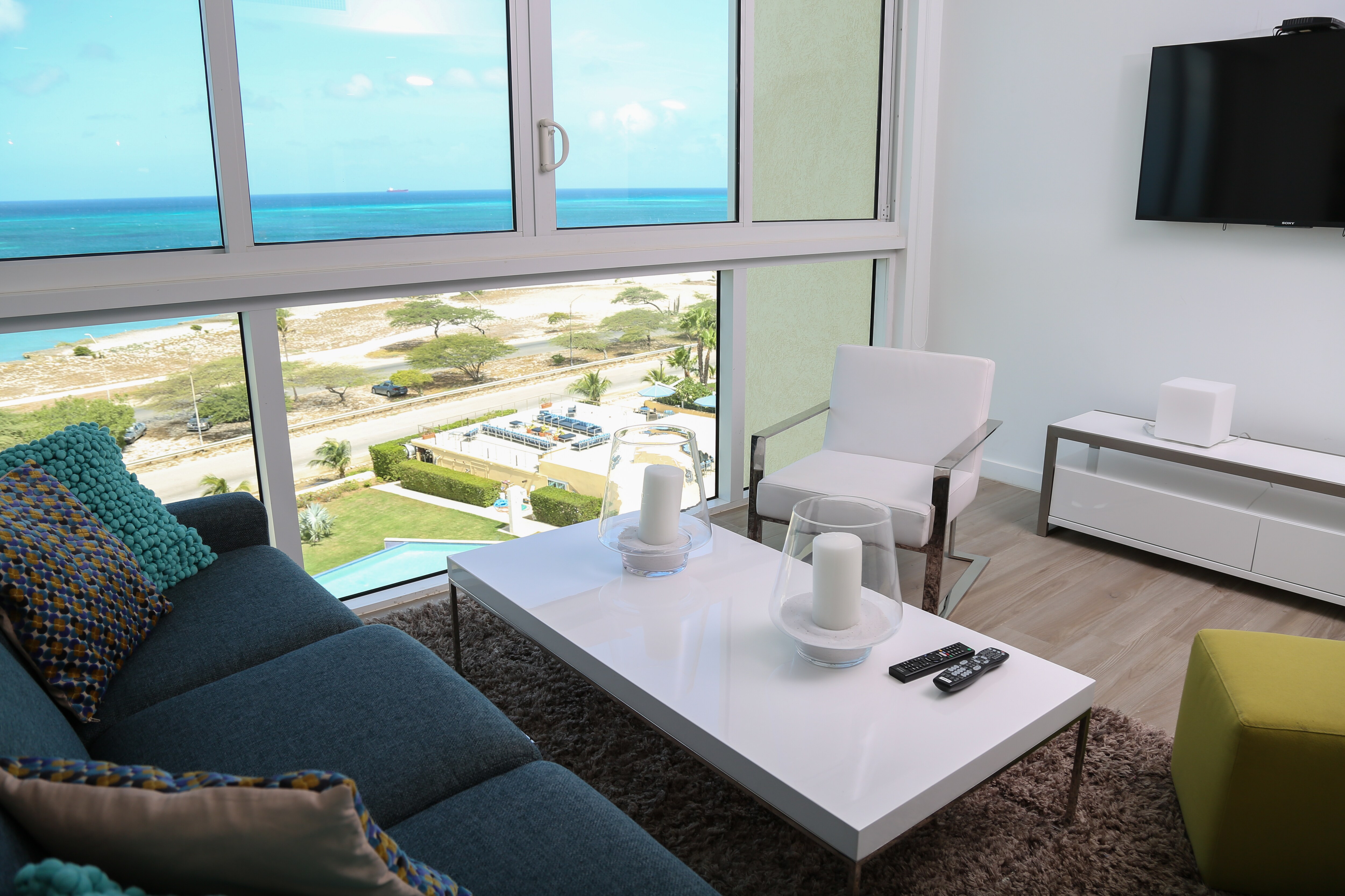 Property Image 2 - Modern Glamorous Condominium with Perfect Ocean Views