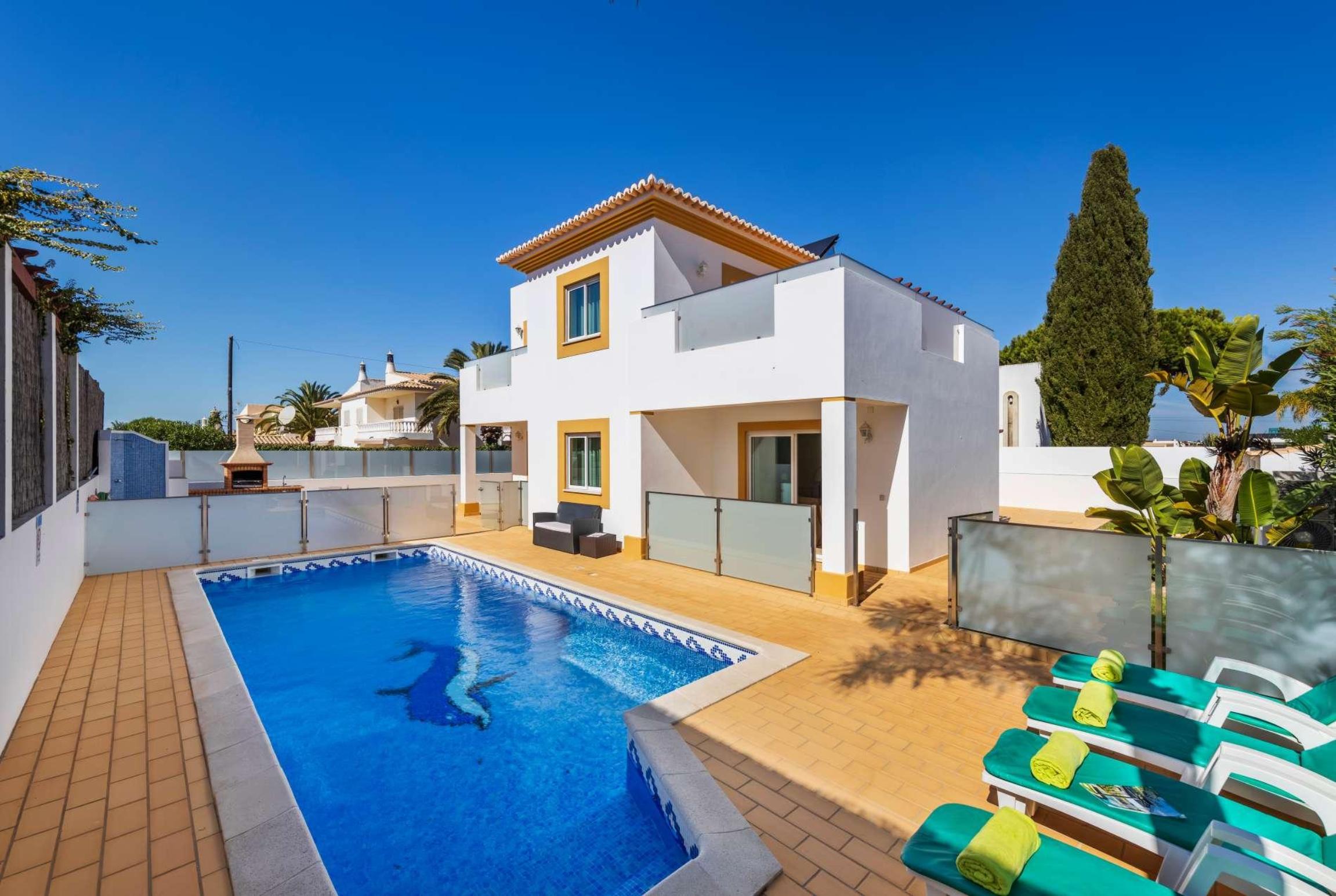 Property Image 2 - Great villa with a gated pool.