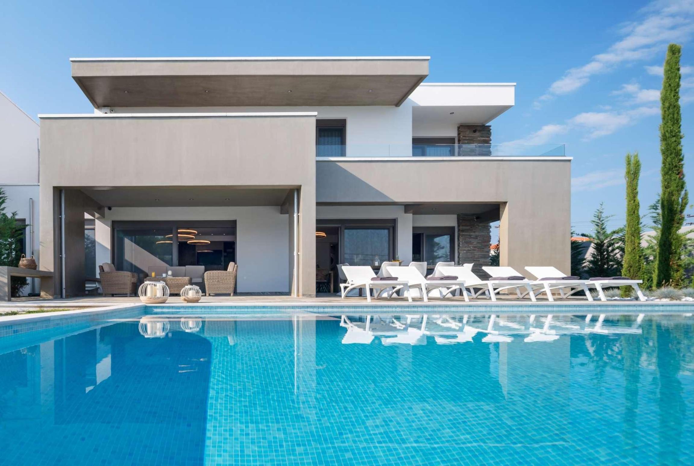 Property Image 1 - 4 bed luxury villa, close to beach