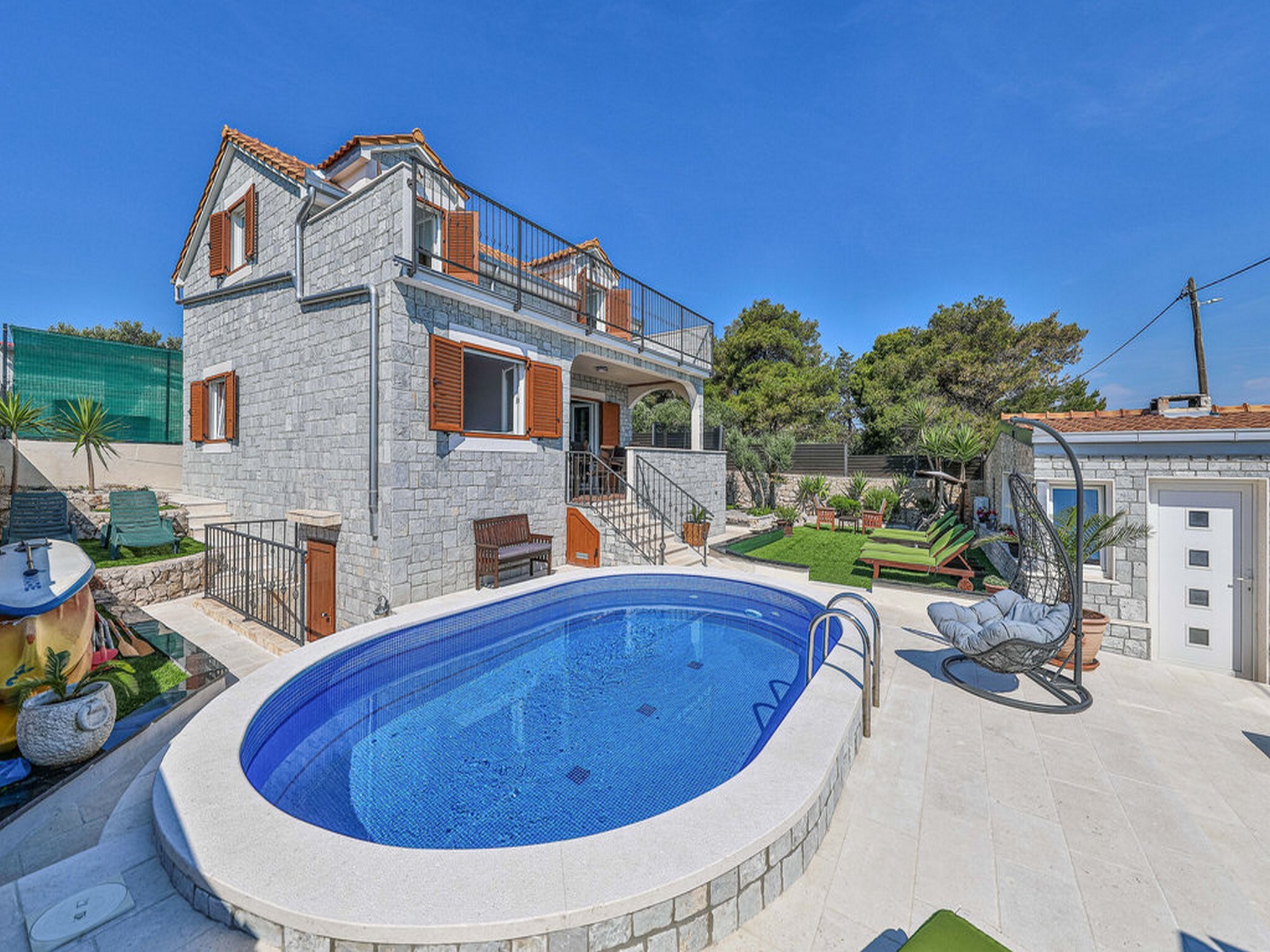 Property Image 1 - Five Bedroom Villa with Swimming Pool and Sea View