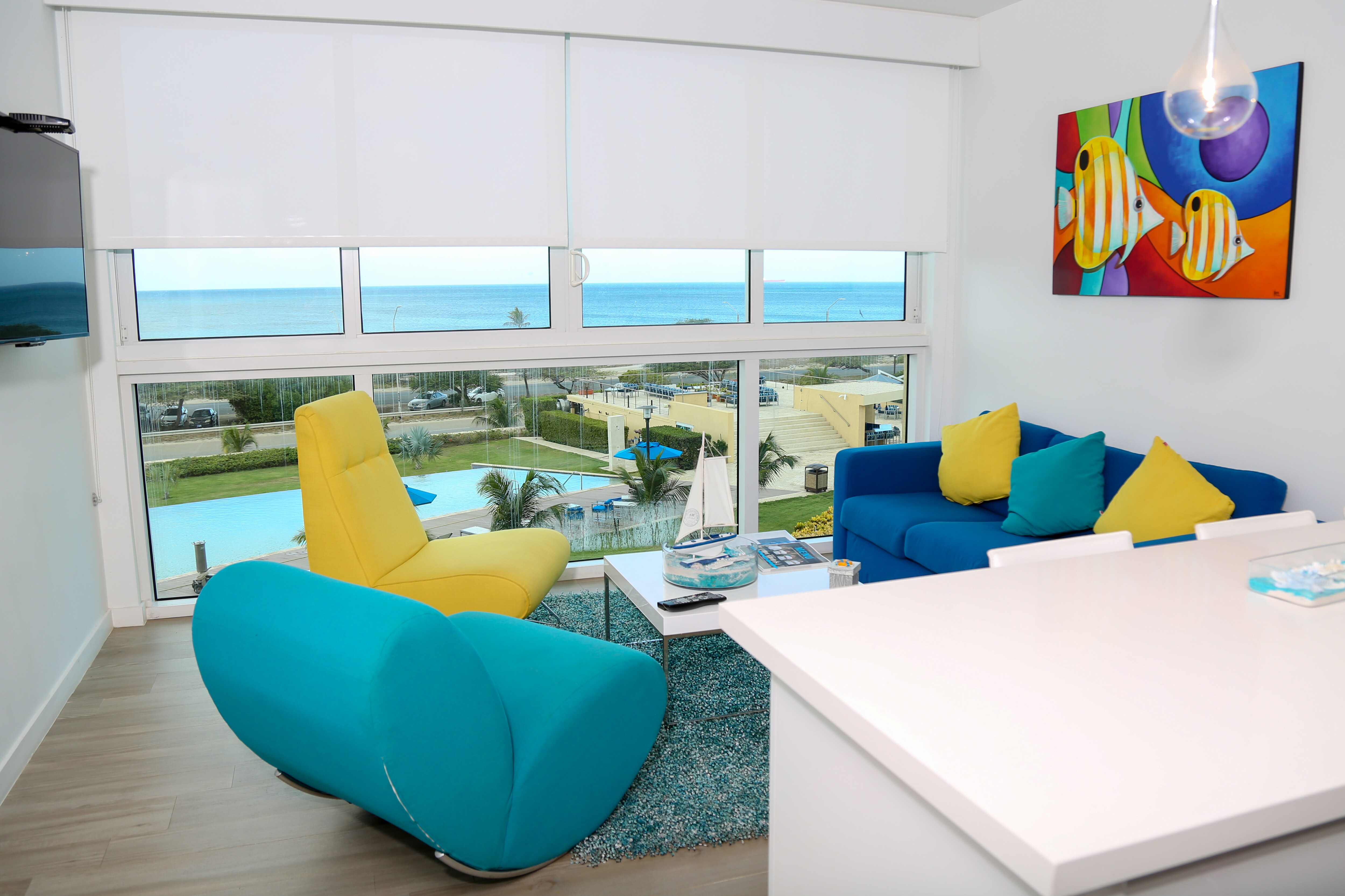 Property Image 2 - Colorful Relaxing Home near Eagle Beach and Palm Beach