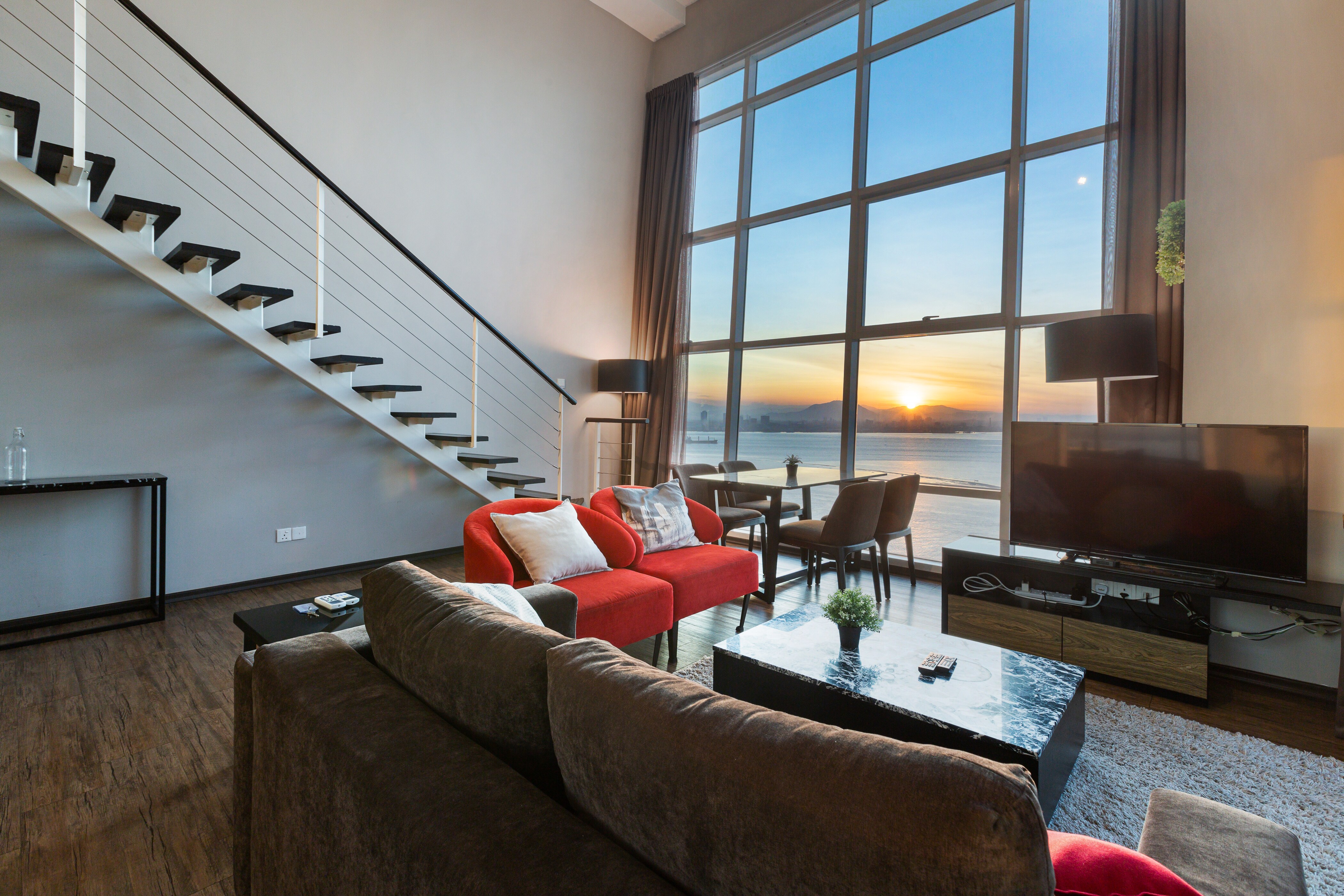 Property Image 2 - Urban 2 Bedroom Duplex Apartment with Amazing Sunrise & Sea View 